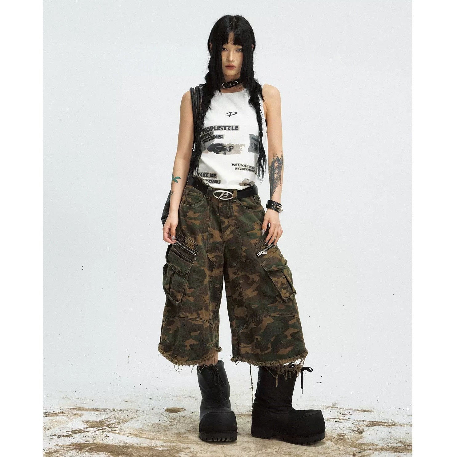 Camouflage Raw-Edged Loose Cargo Cropped Pants MB7025