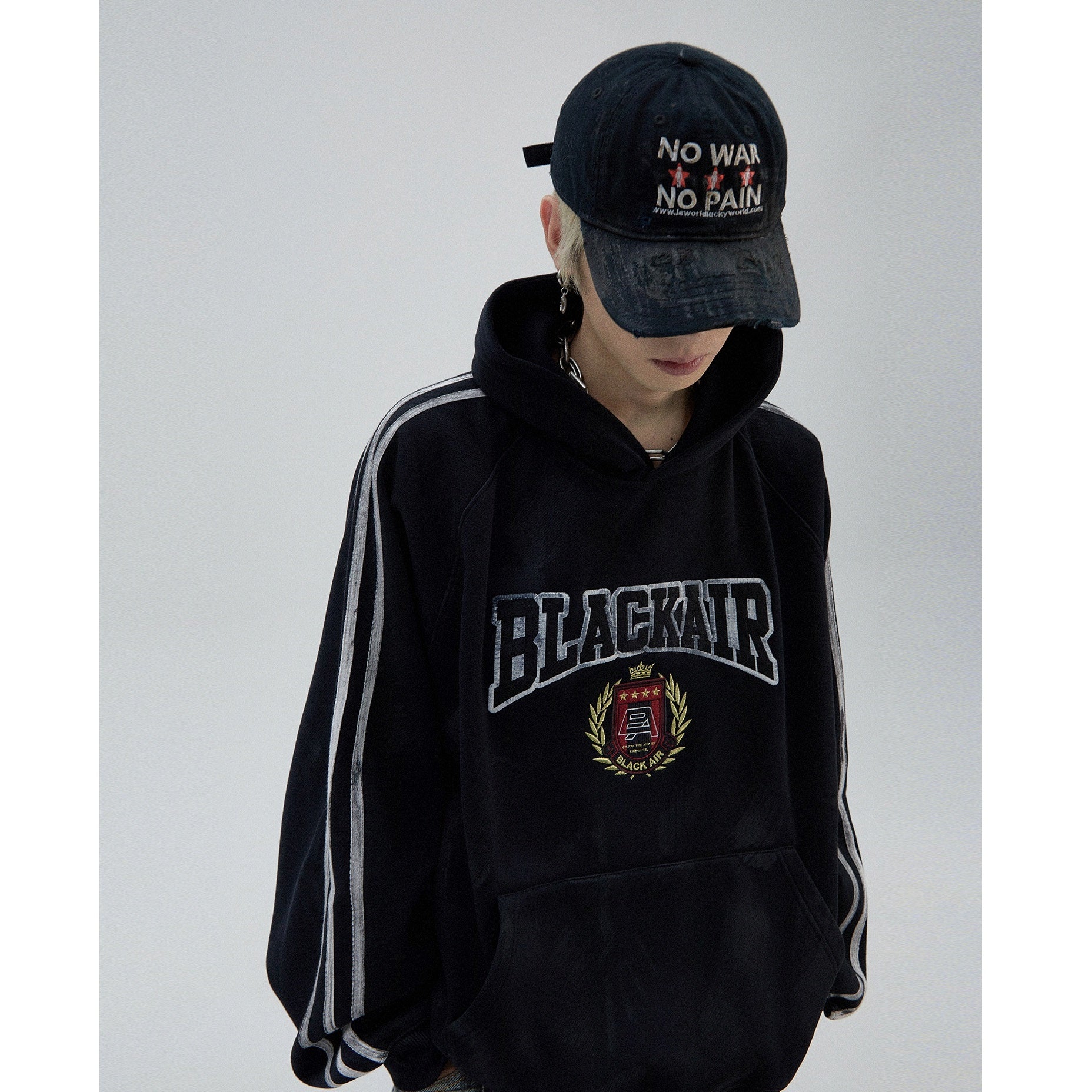 Three-bar Stitching Dirty Badge Hoodie MB7060