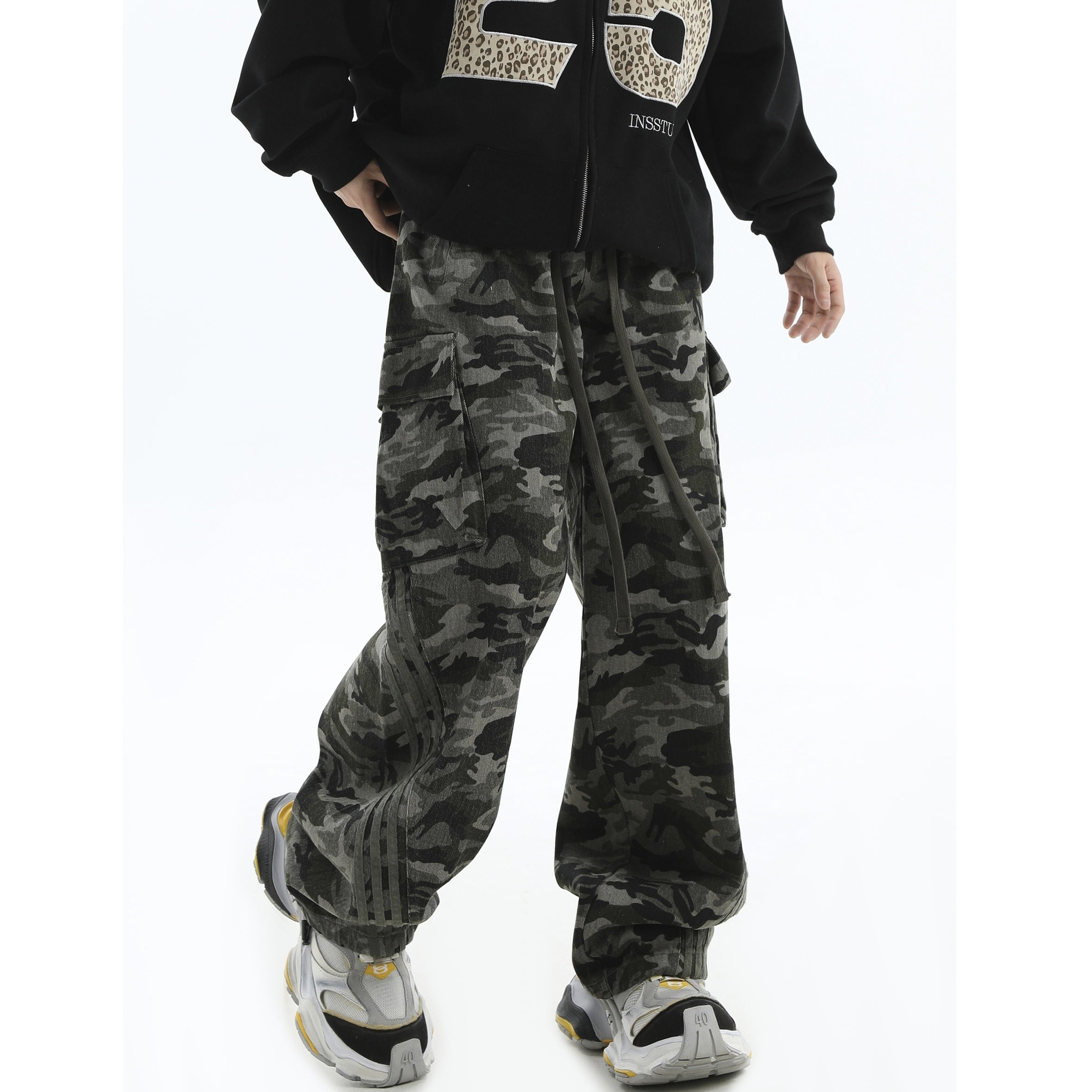 Three-bar Camouflage Cargo Pants IN7052