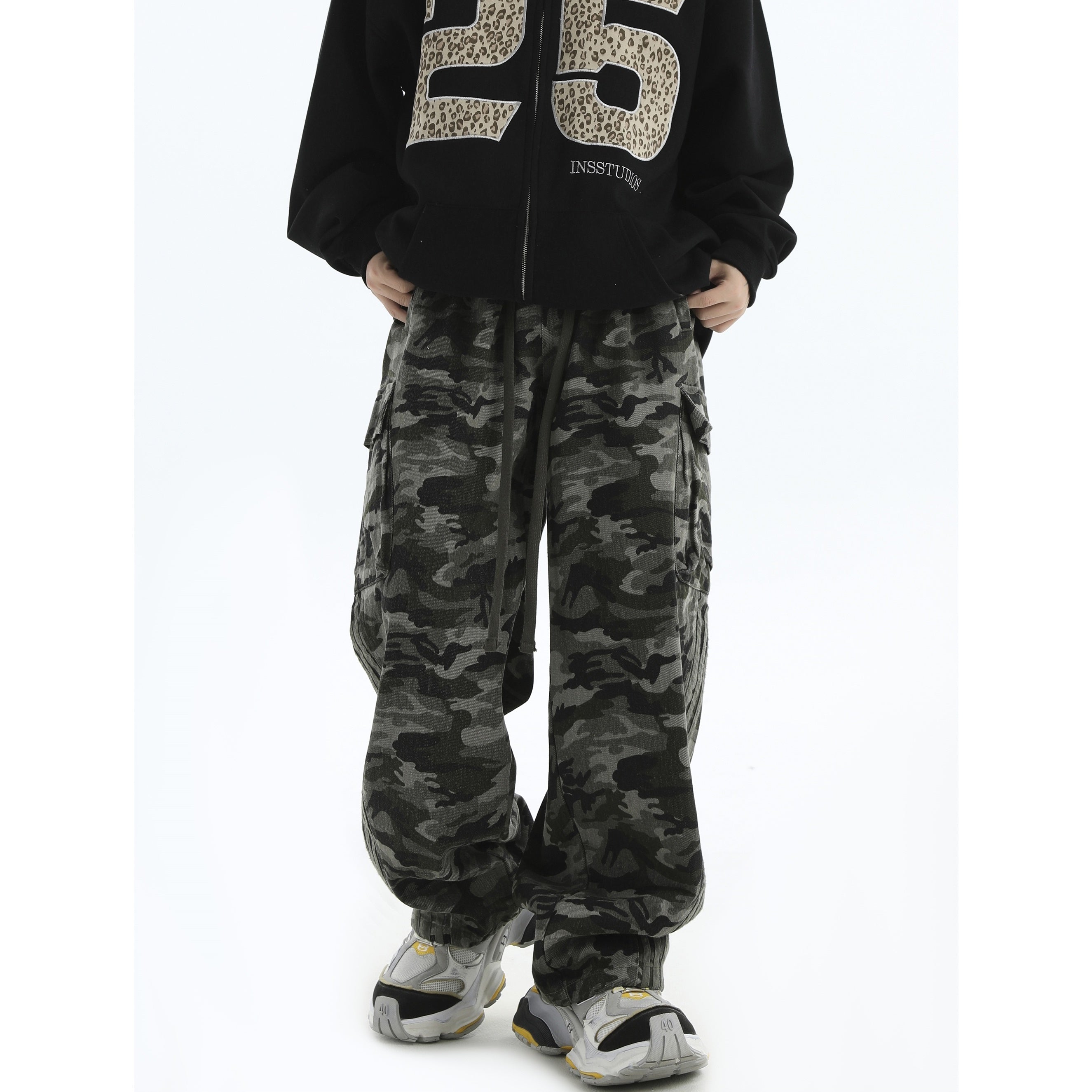 Three-bar Camouflage Cargo Pants IN7052