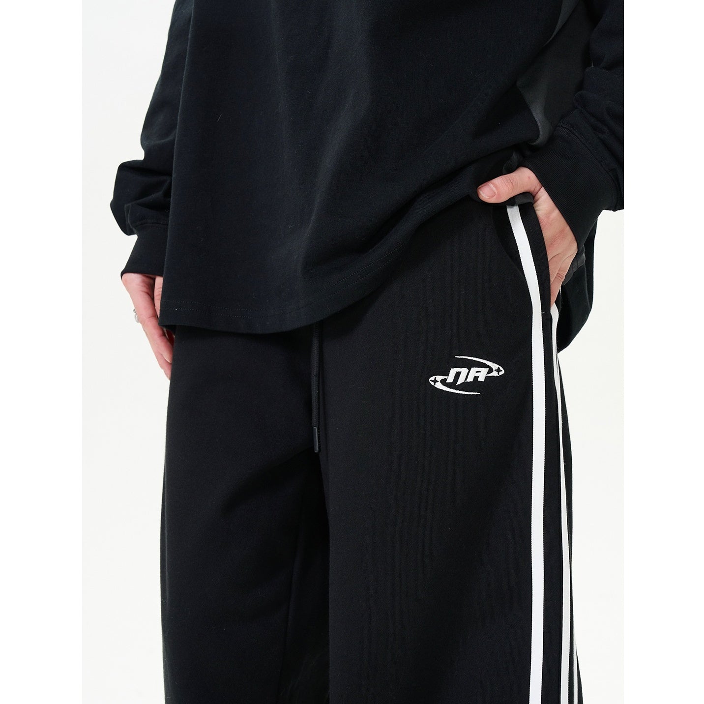 Embroidery Side Line Loose Sweatpants NA7010