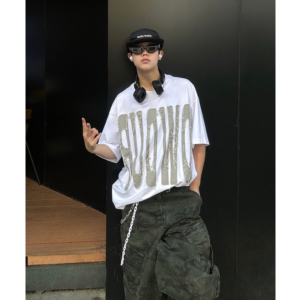 Patch Embroidered Big Letter T-shirt EAT107