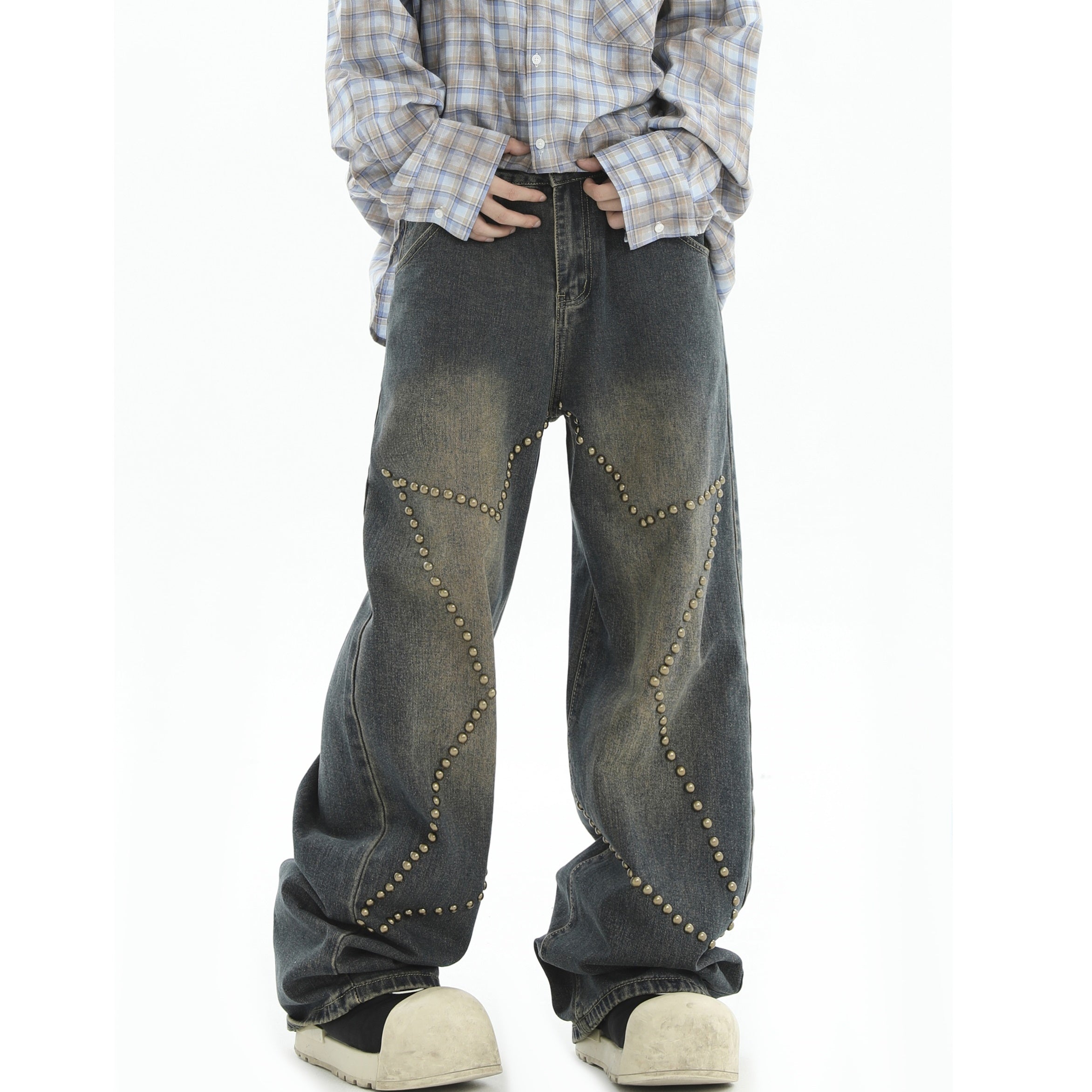 Studded Star Loose Straight Jeans IN7001