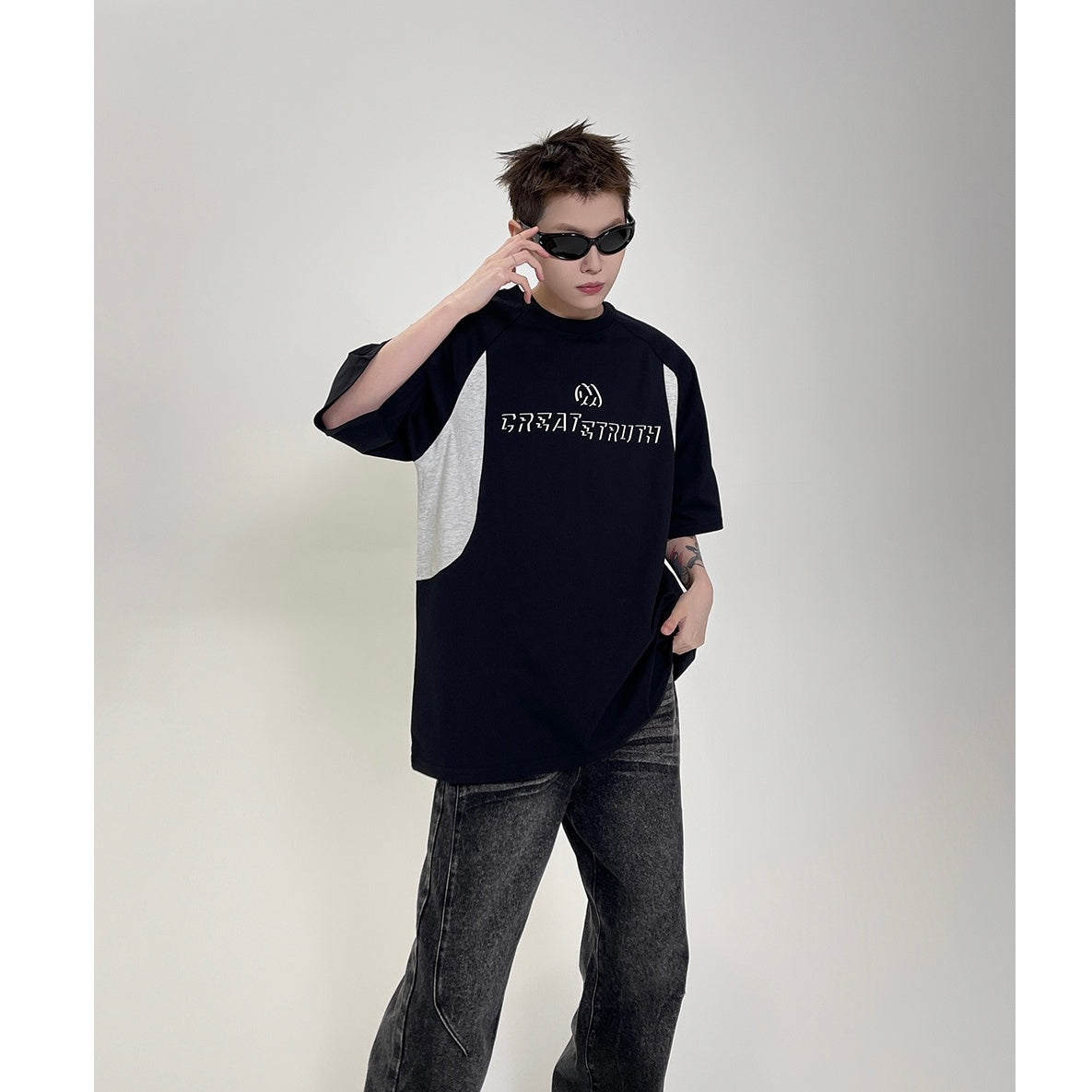 Contrast Stitching Letter Print T-shirt EAT085