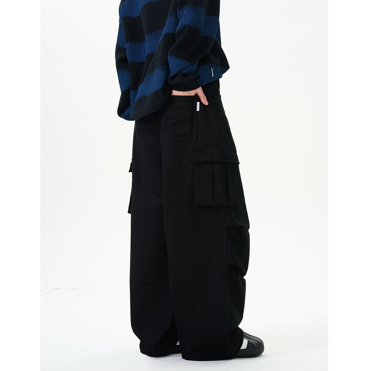 Double-pleated Wide-leg Cargo Pants NA7005