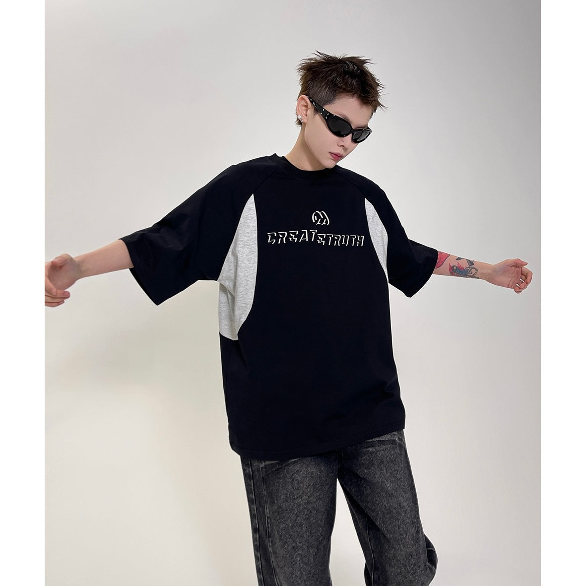 Contrast Stitching Letter Print T-shirt EAT085