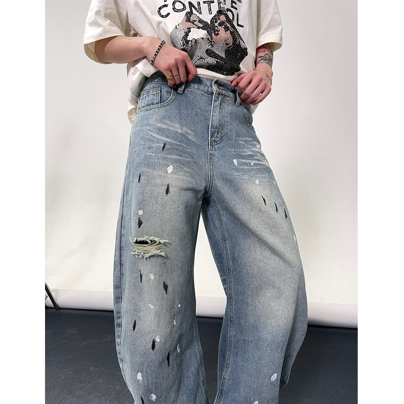 Wash Ink-splashed Ripped Relax Jeans EAT119