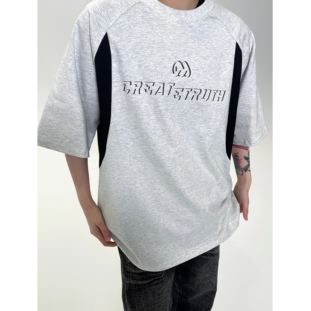Contrast Stitching Letter Print T-shirt EAT085