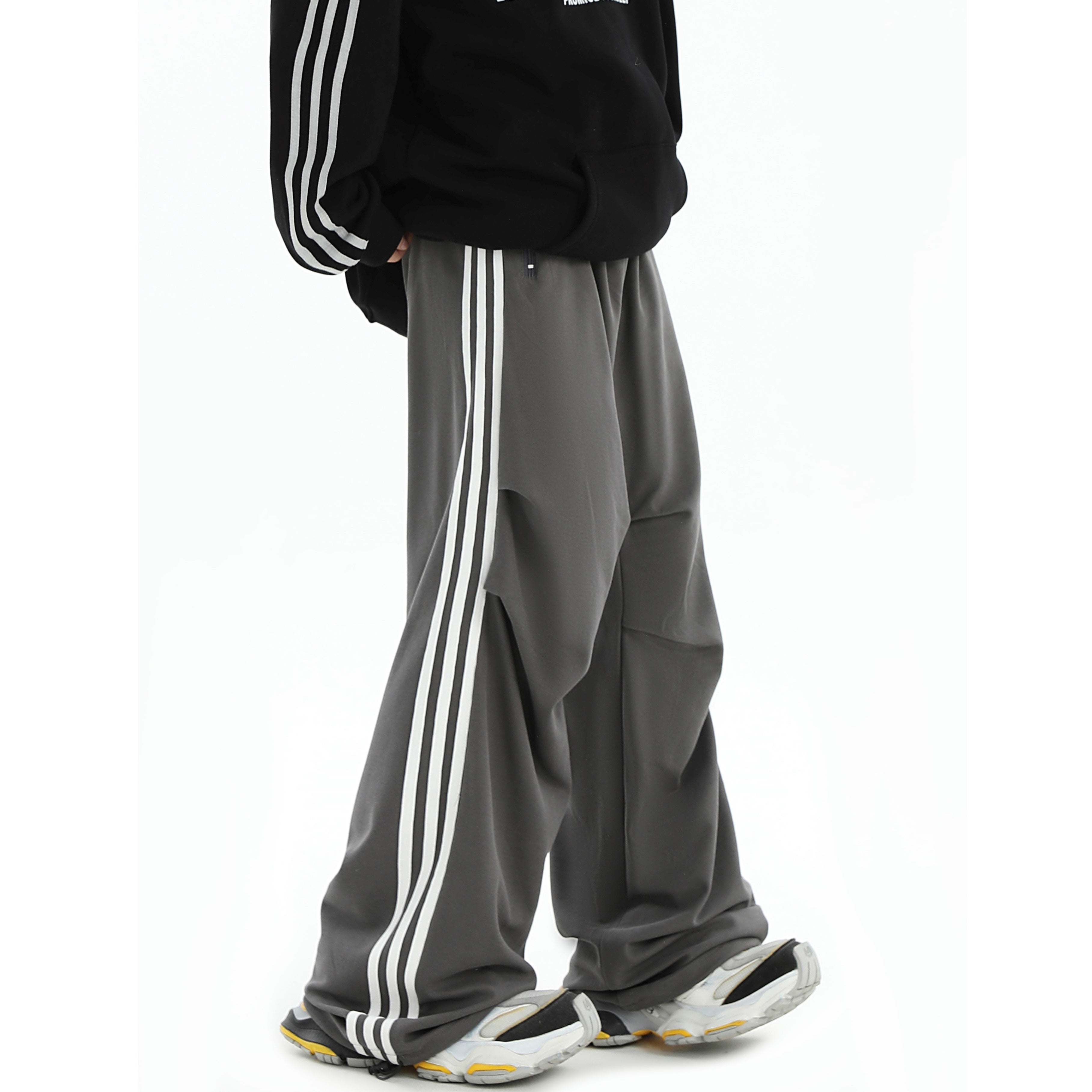 Pleated Three-Bar Loose Track Pants IN7002