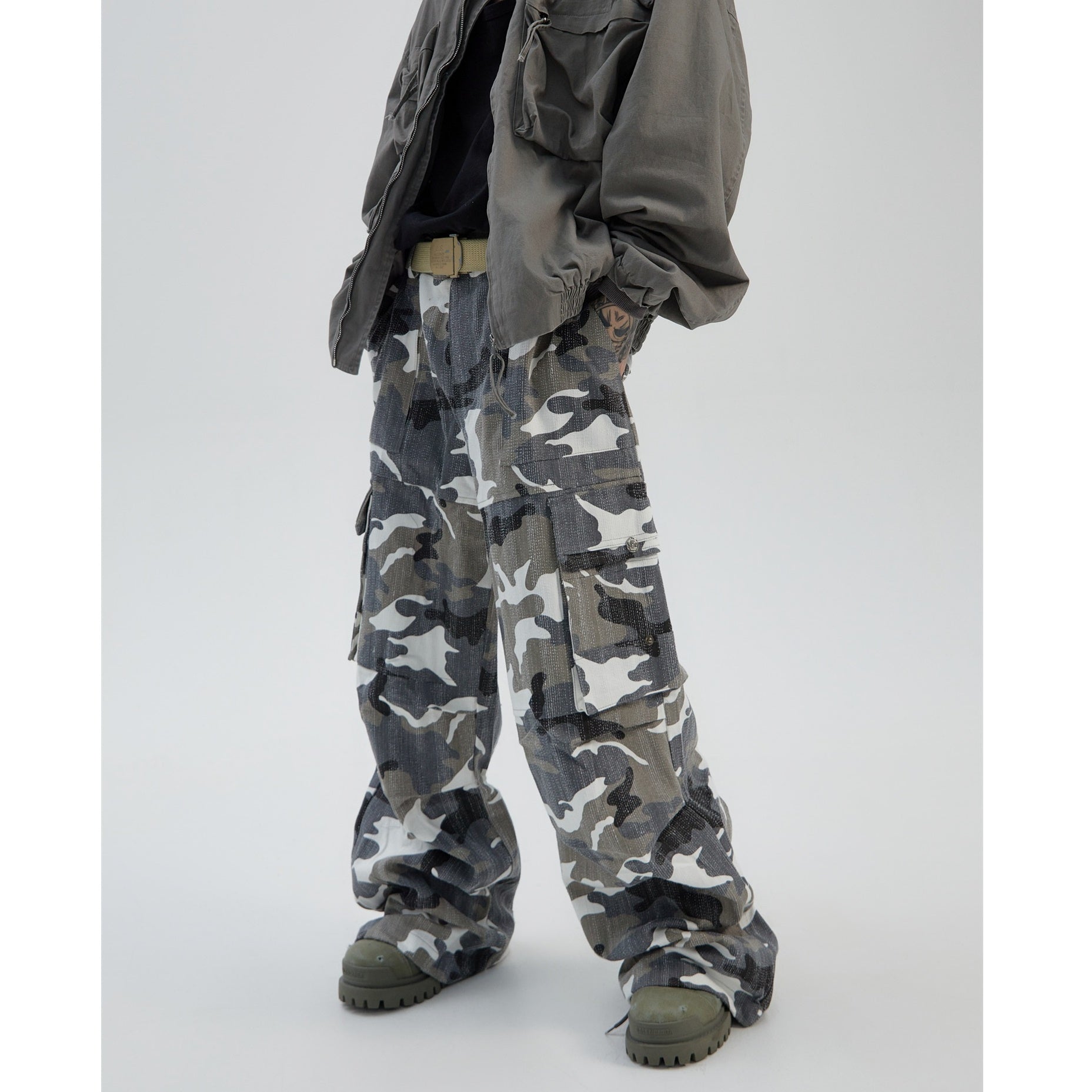 Distressed Wide-leg Camouflage Cargo Pants MB7019