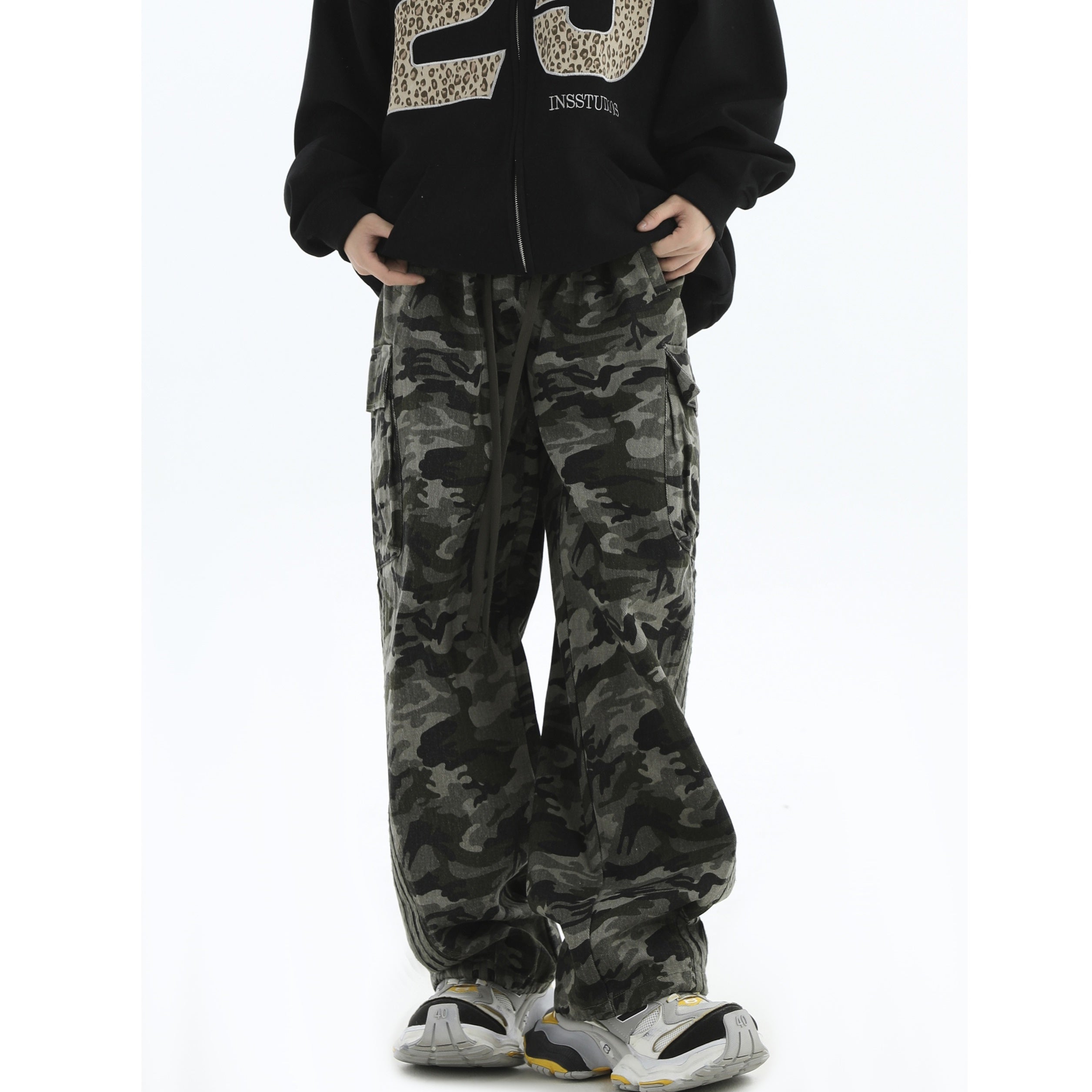 Three-bar Camouflage Cargo Pants IN7052