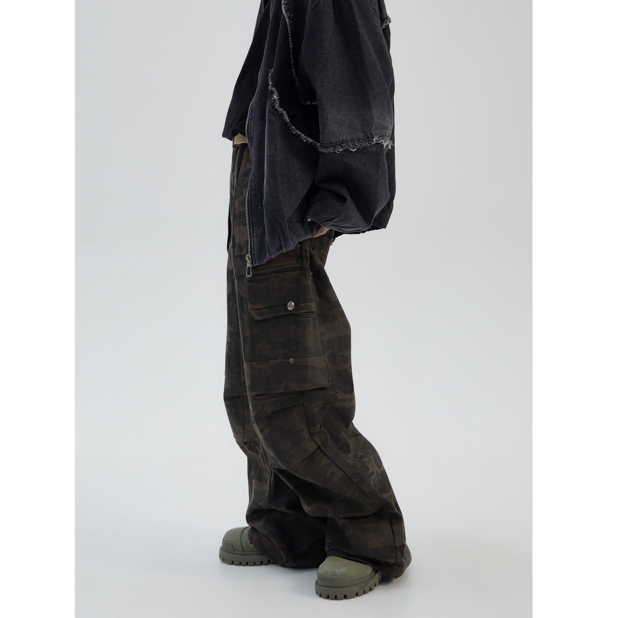 Distressed Wide-leg Camouflage Cargo Pants MB7019