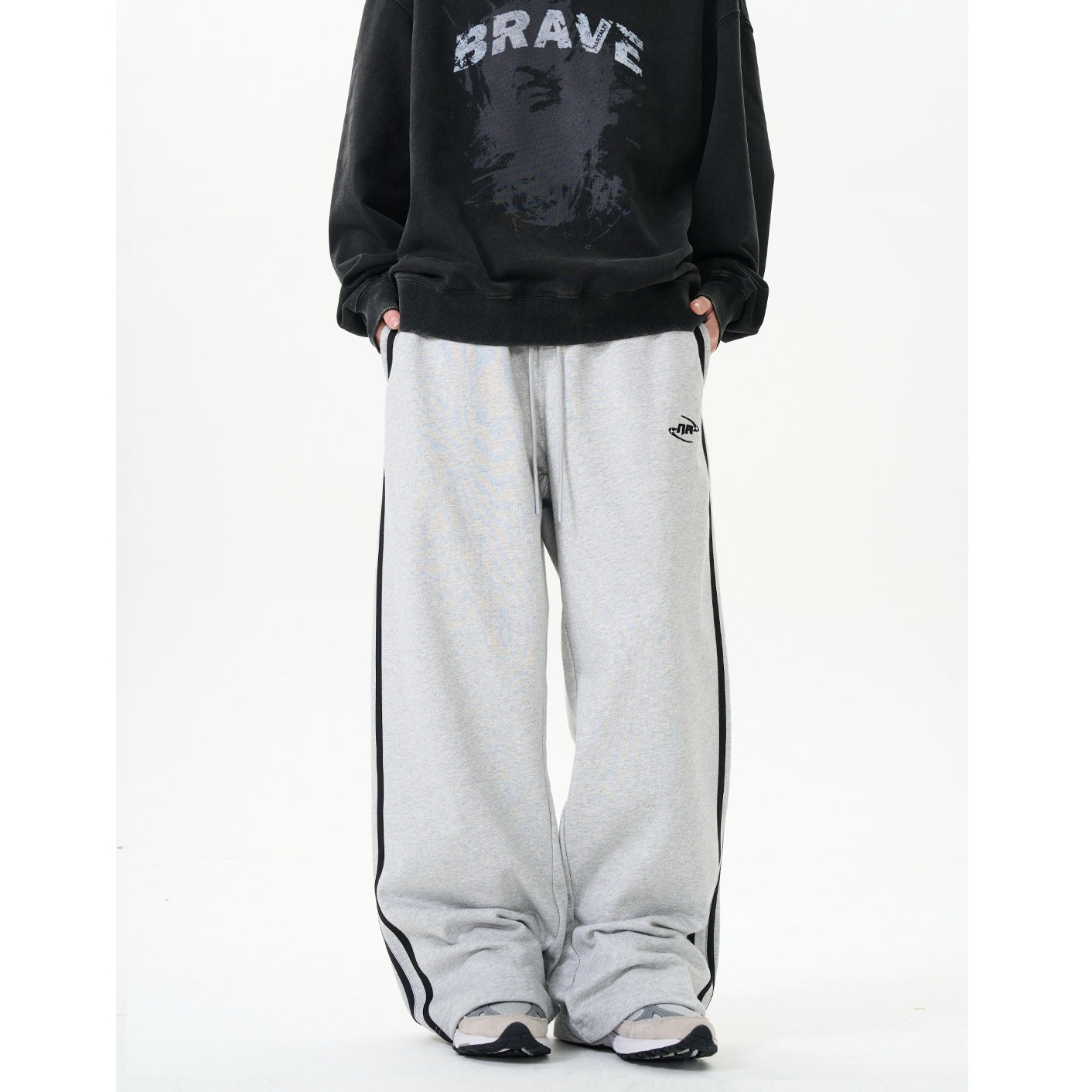 Embroidery Side Line Loose Sweatpants NA7010