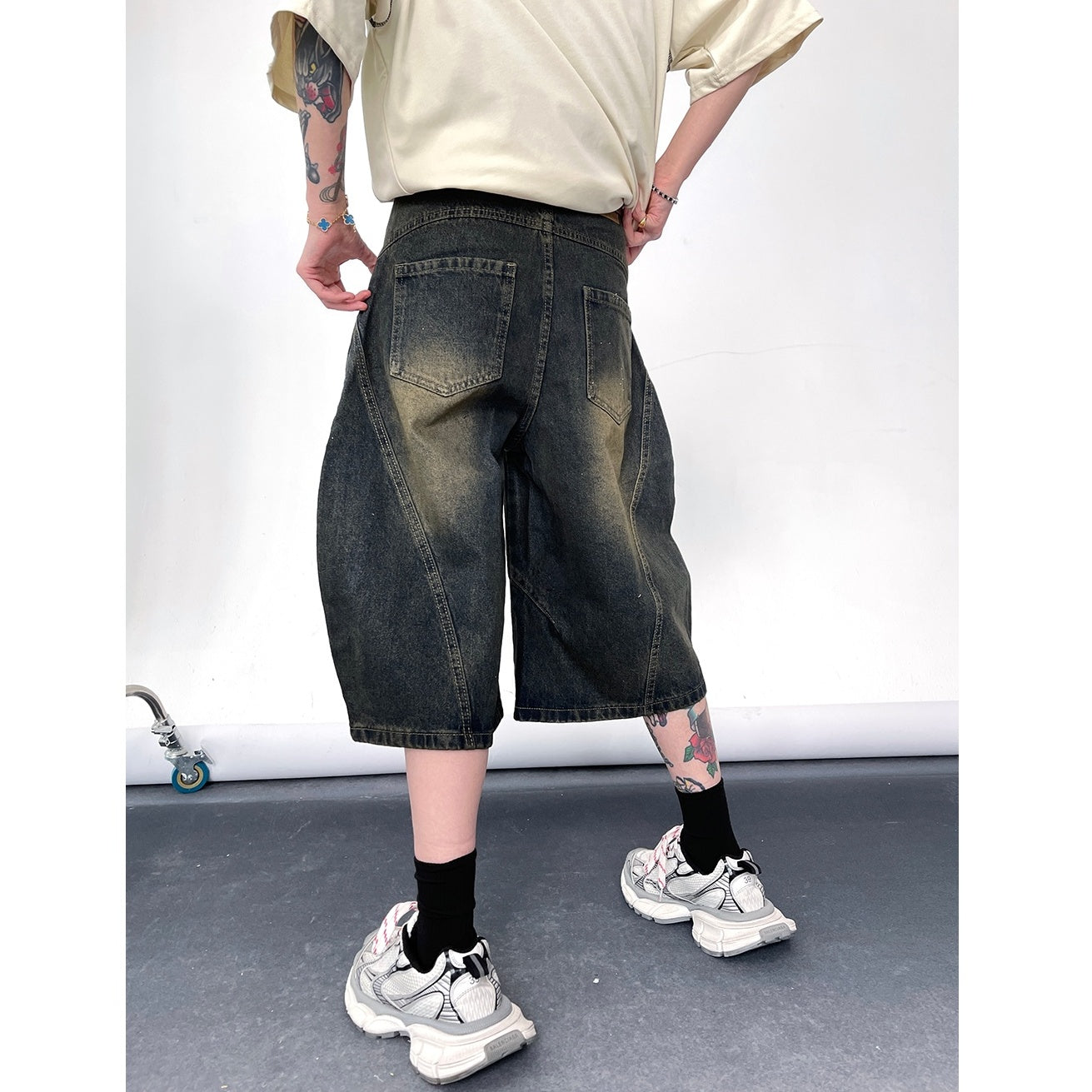 Washed Scimitar Denim Cropped Pants EAT115