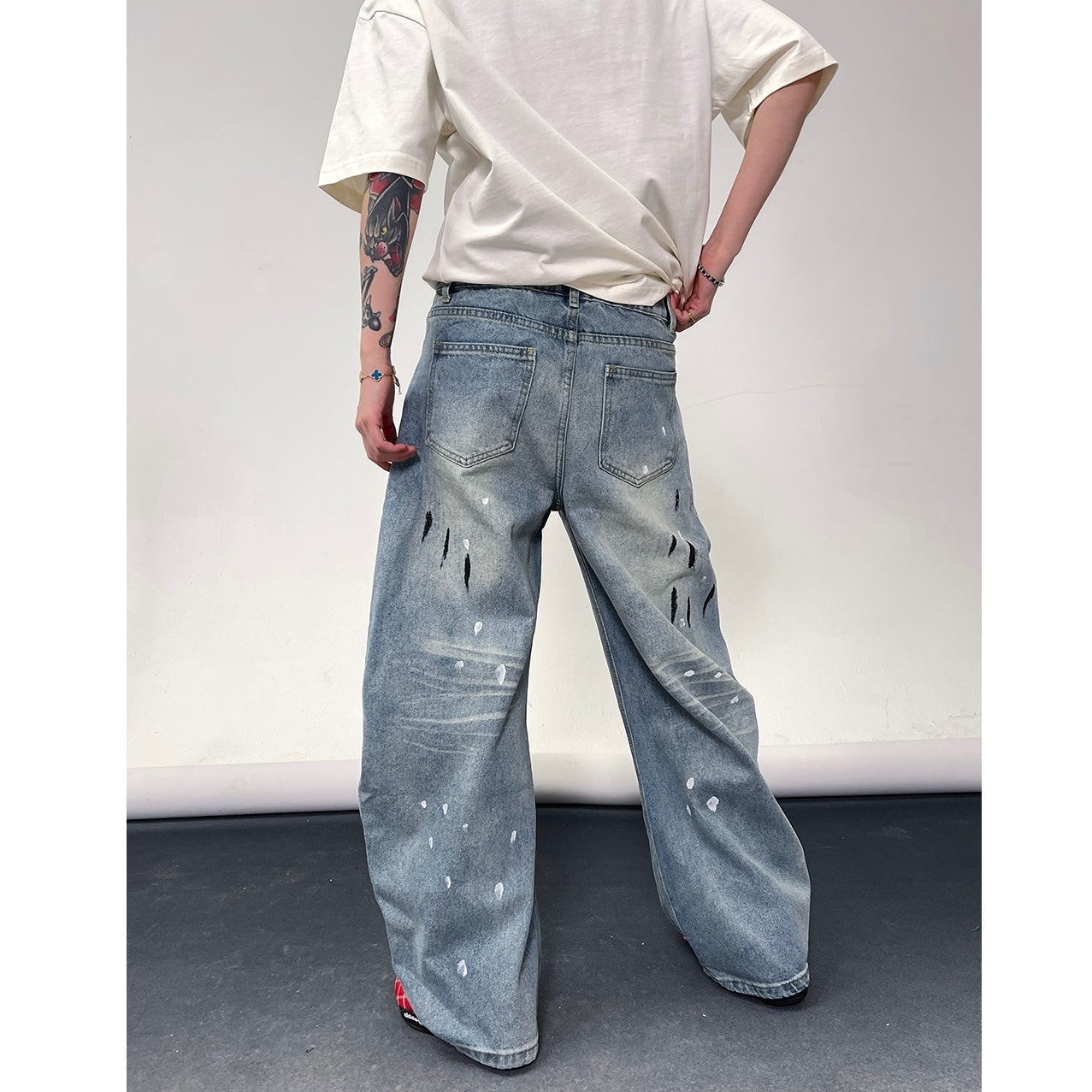 Wash Ink-splashed Ripped Relax Jeans EAT119