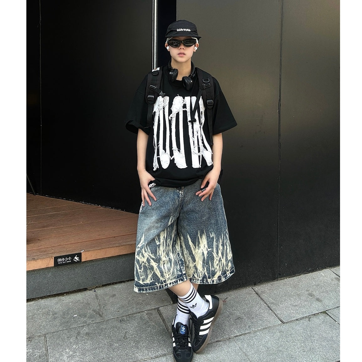 Patch Embroidered Big Letter T-shirt EAT107
