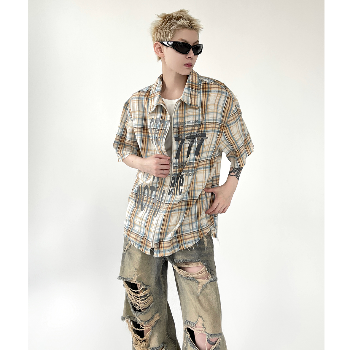 Raw Edged Monogram Print Zippered Plaid Shirt EAT022