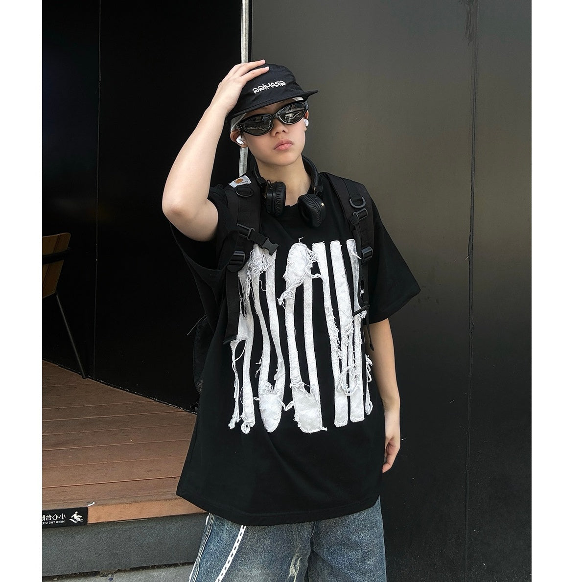 Patch Embroidered Big Letter T-shirt EAT107