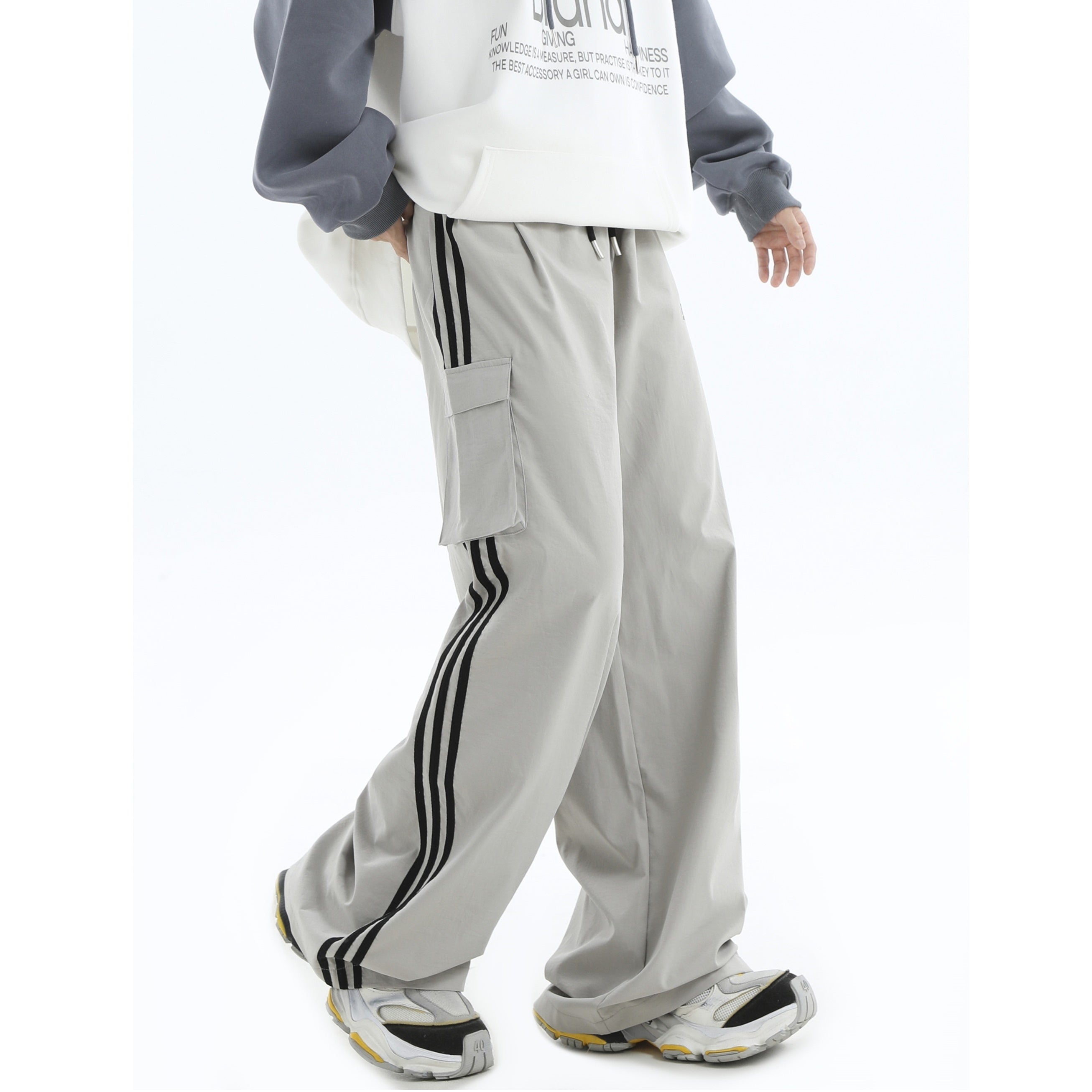 Drawstring Three-bar Casual Cargo Pants IN7047