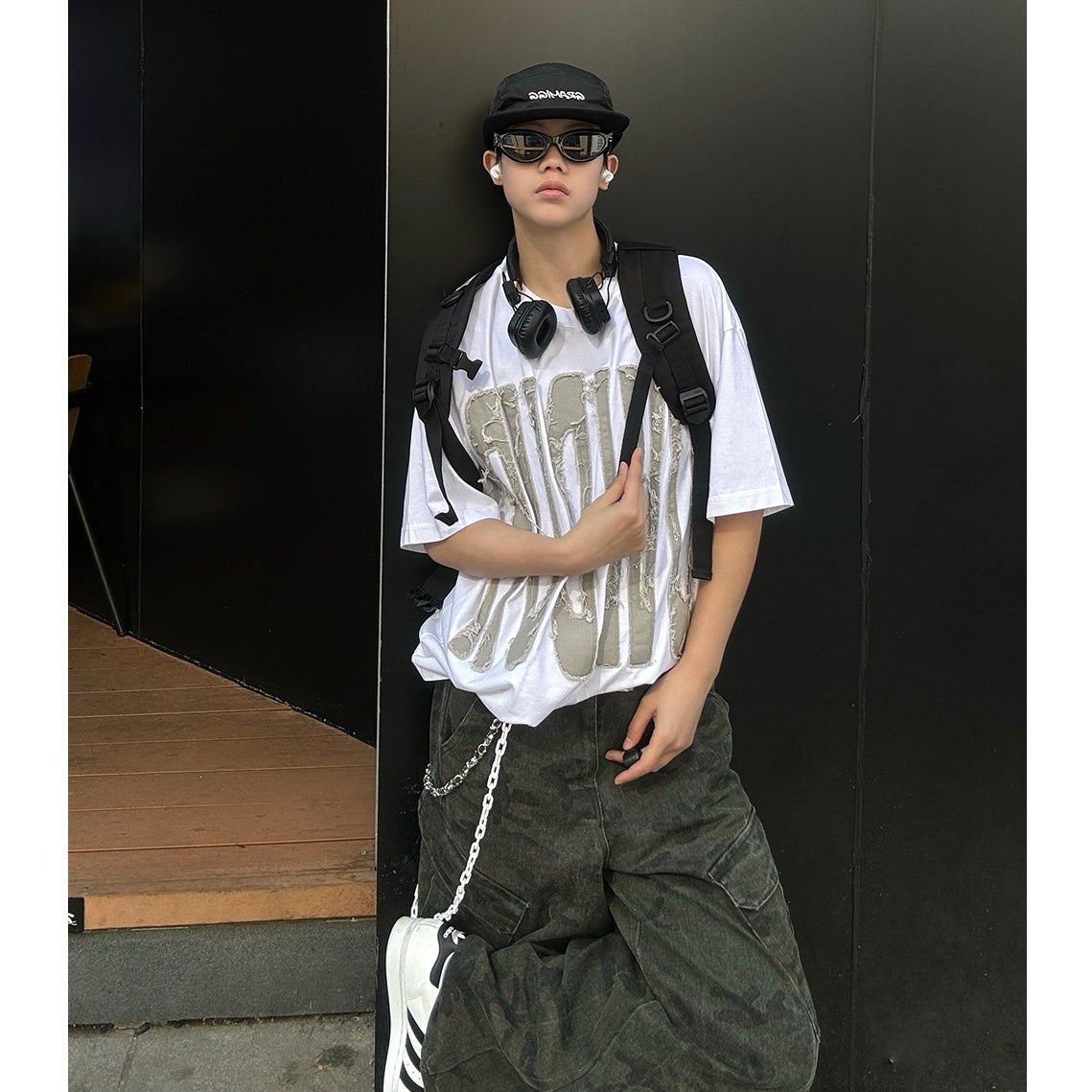 Patch Embroidered Big Letter T-shirt EAT107