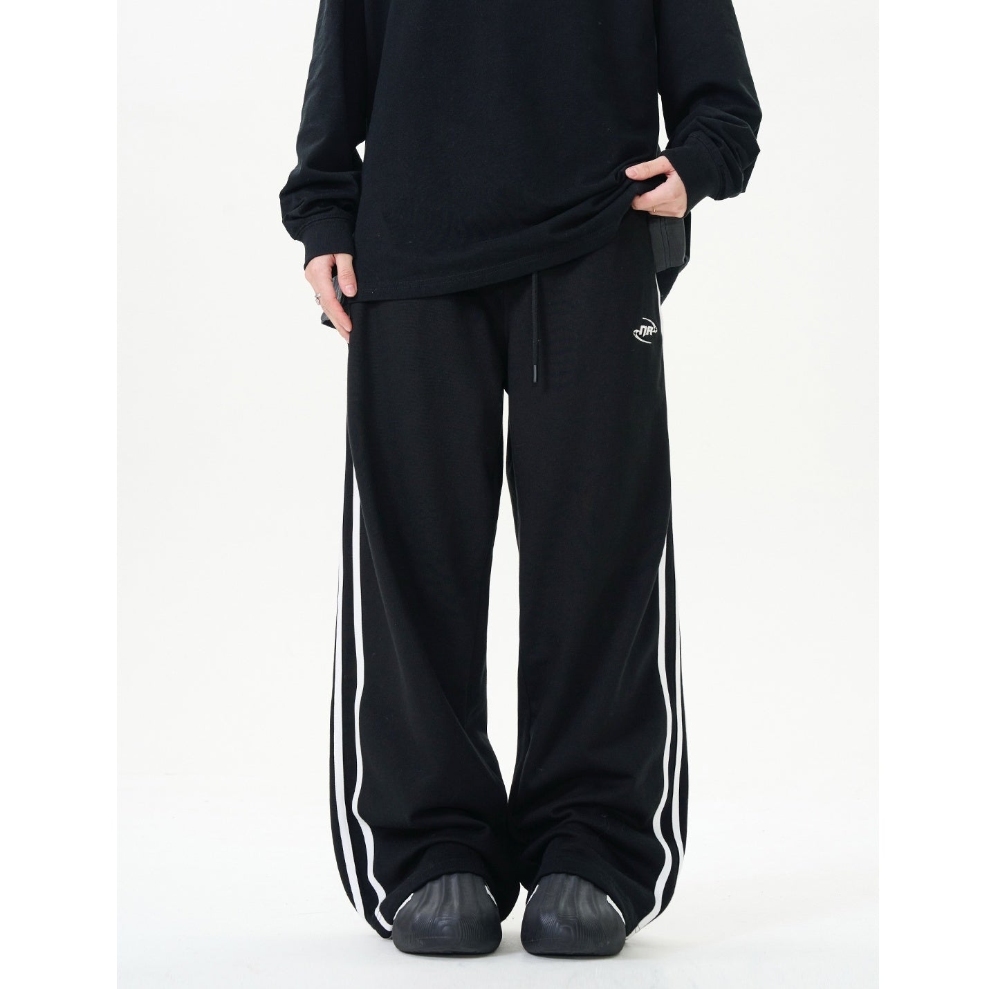 Embroidery Side Line Loose Sweatpants NA7010