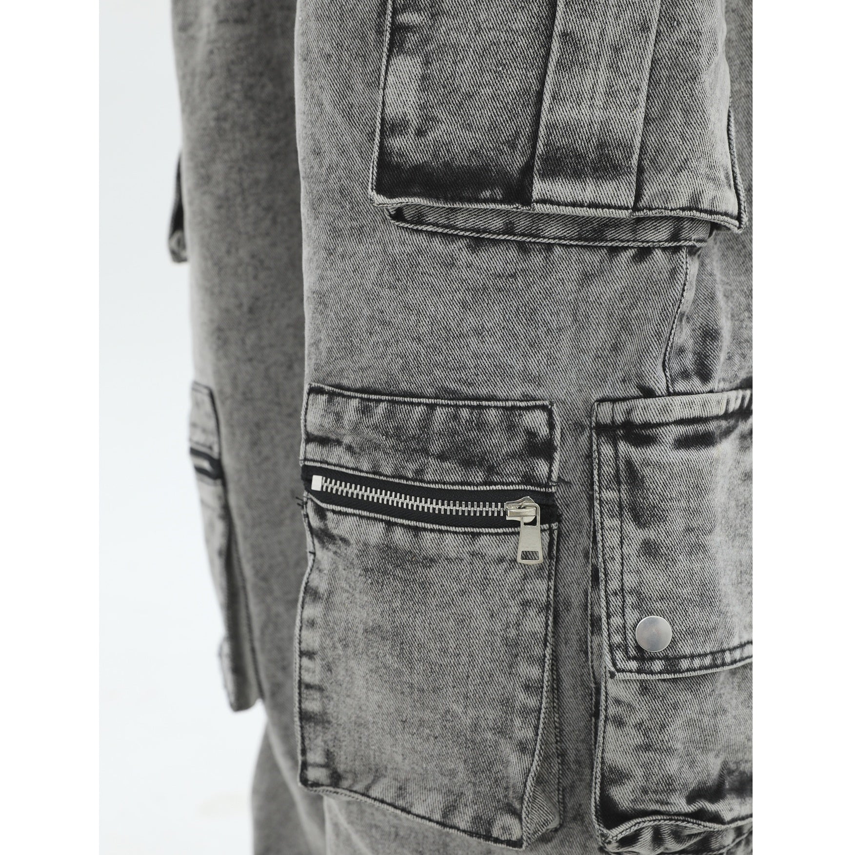 Distressed Loose Work Style Cargo Jeans IN7025