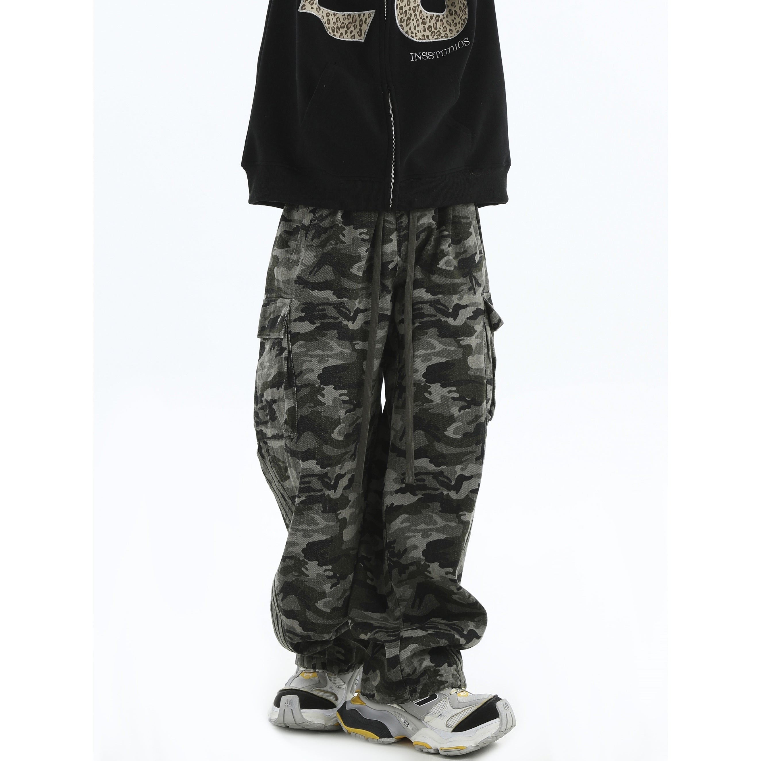 Three-bar Camouflage Cargo Pants IN7052