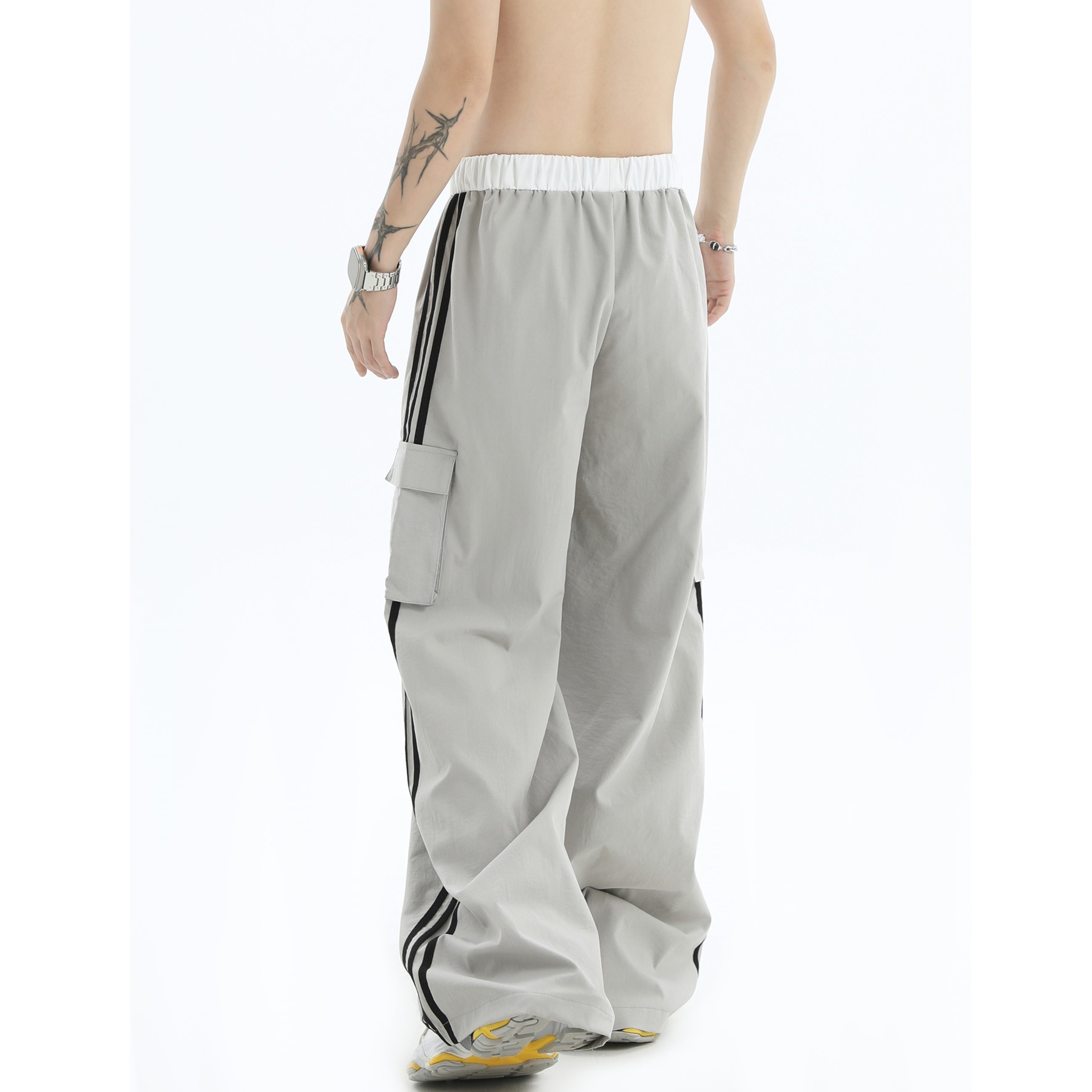 Drawstring Three-bar Casual Cargo Pants IN7047