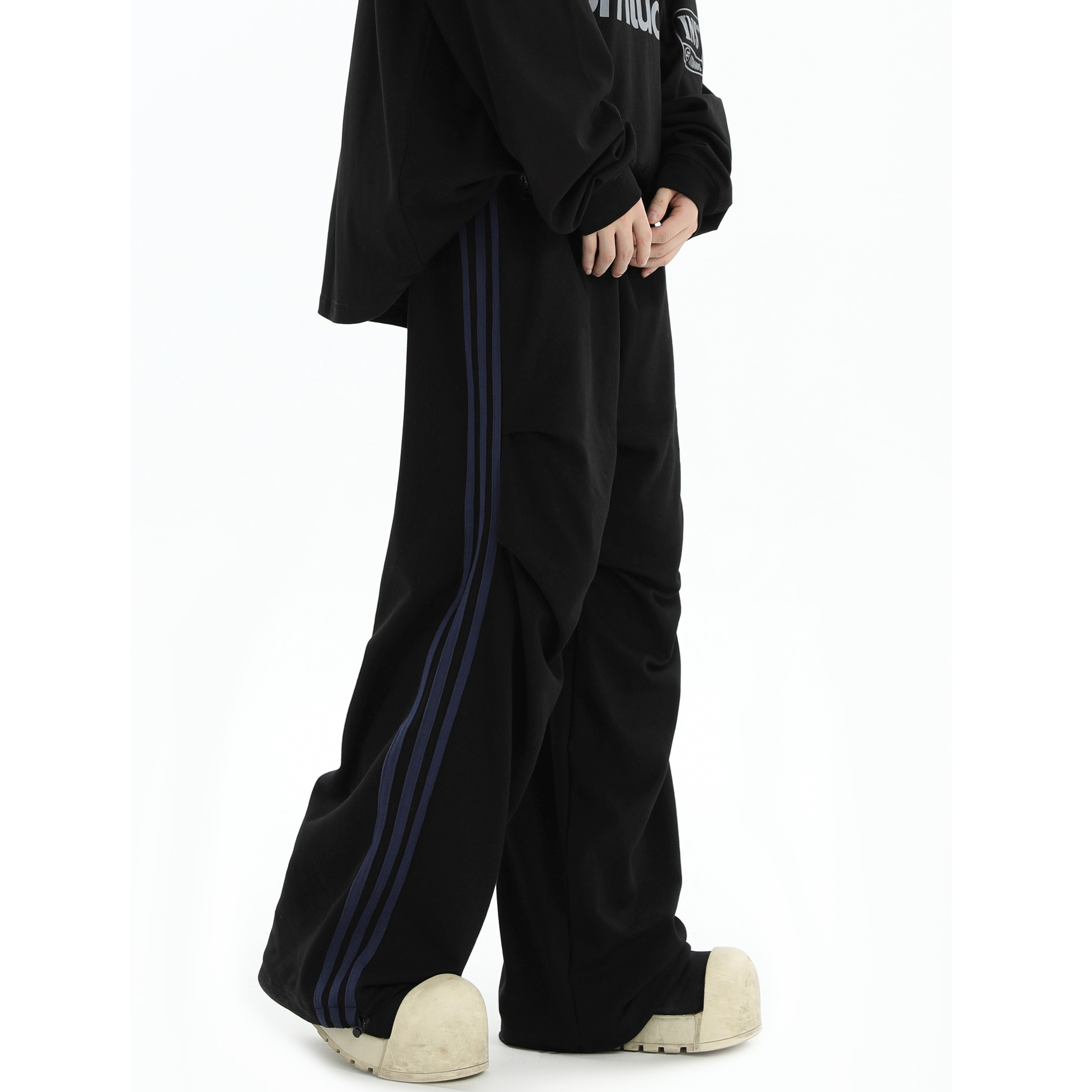 Pleated Three-Bar Loose Track Pants IN7002