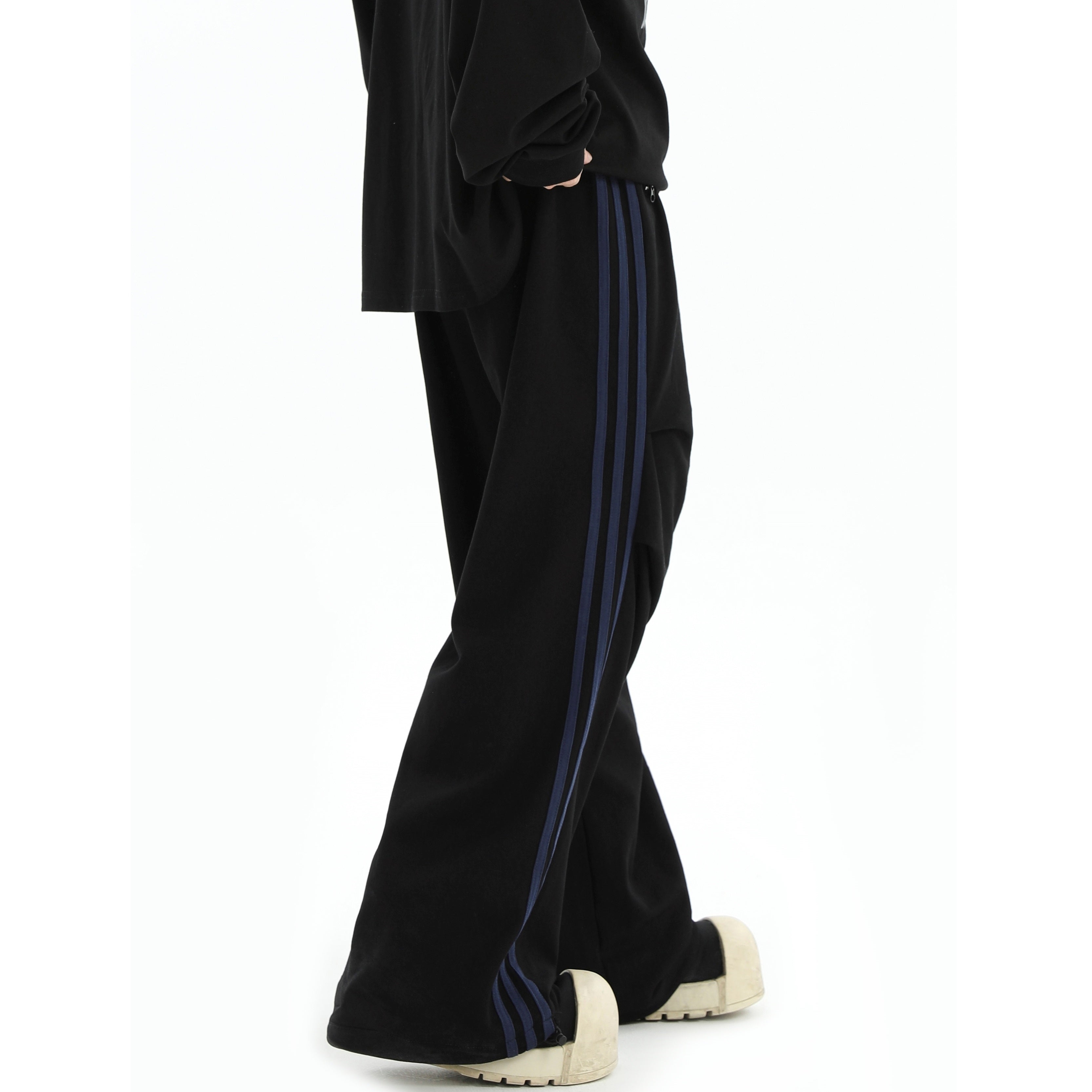 Pleated Three-Bar Loose Track Pants IN7002