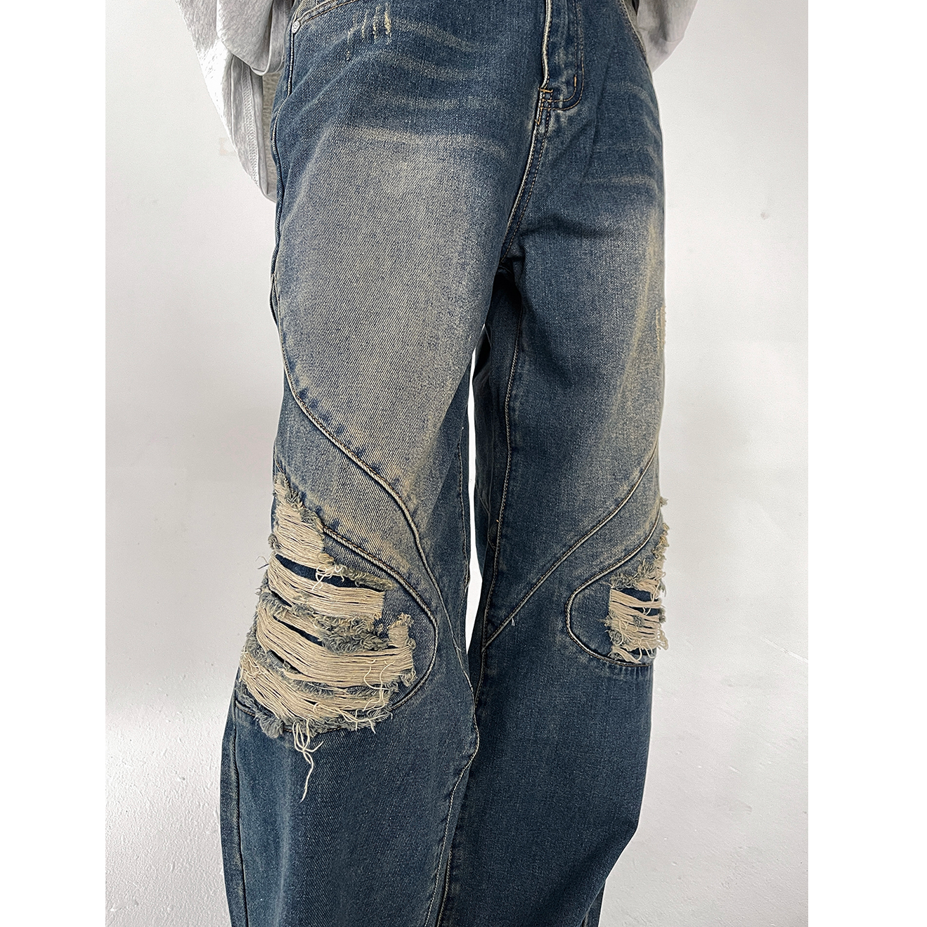 Gradient Scratched Ripped Loose Straight-leg Jeans EAT015