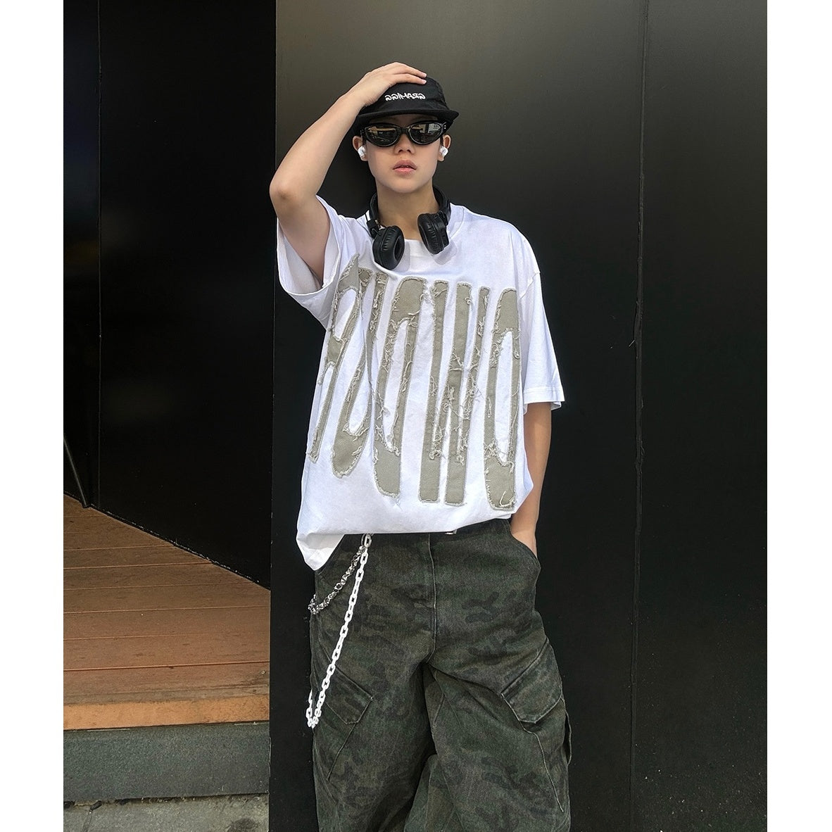 Patch Embroidered Big Letter T-shirt EAT107