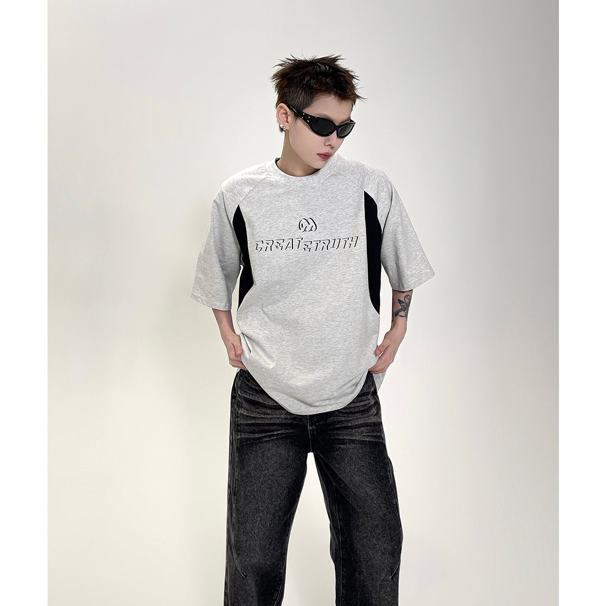 Contrast Stitching Letter Print T-shirt EAT085