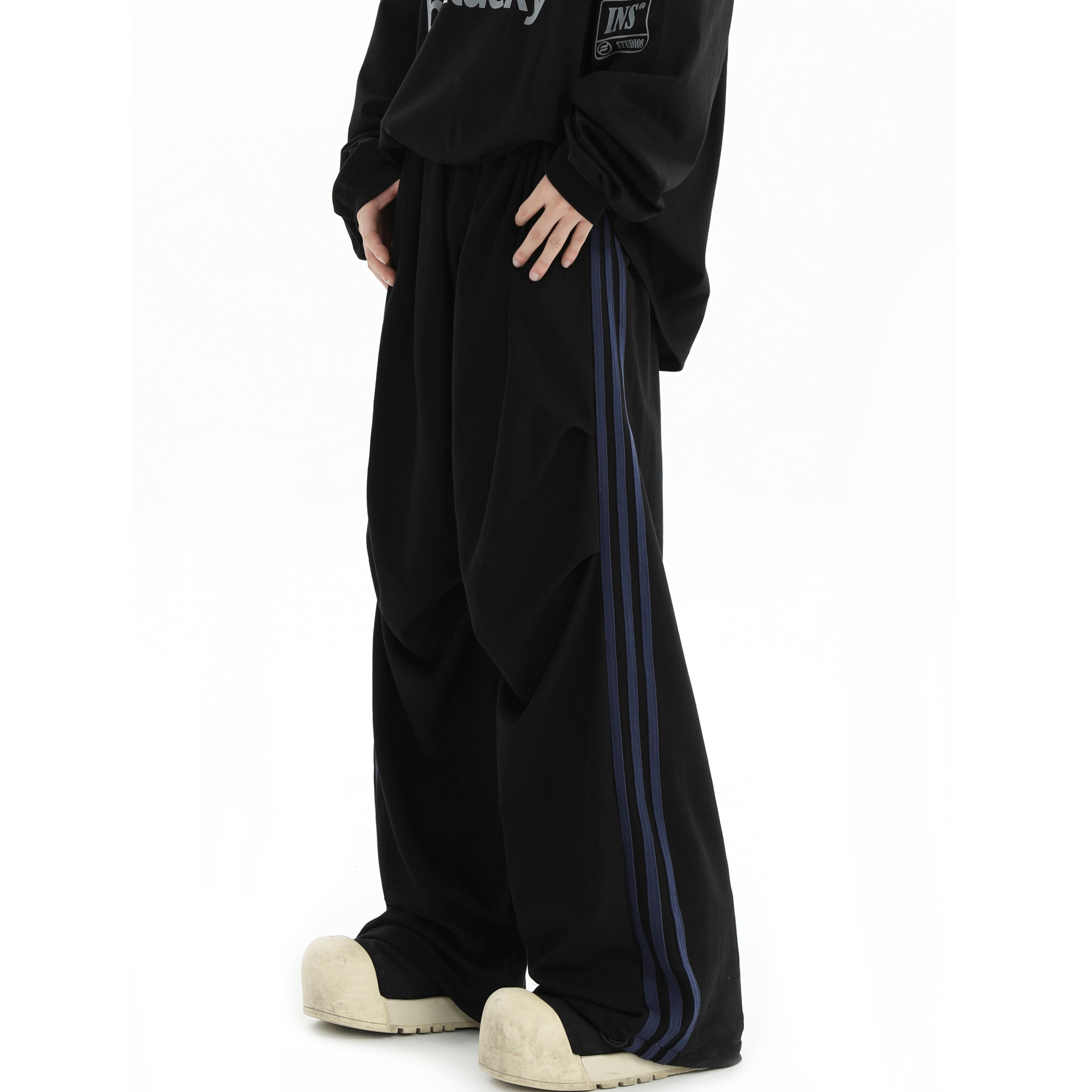 Pleated Three-Bar Loose Track Pants IN7002