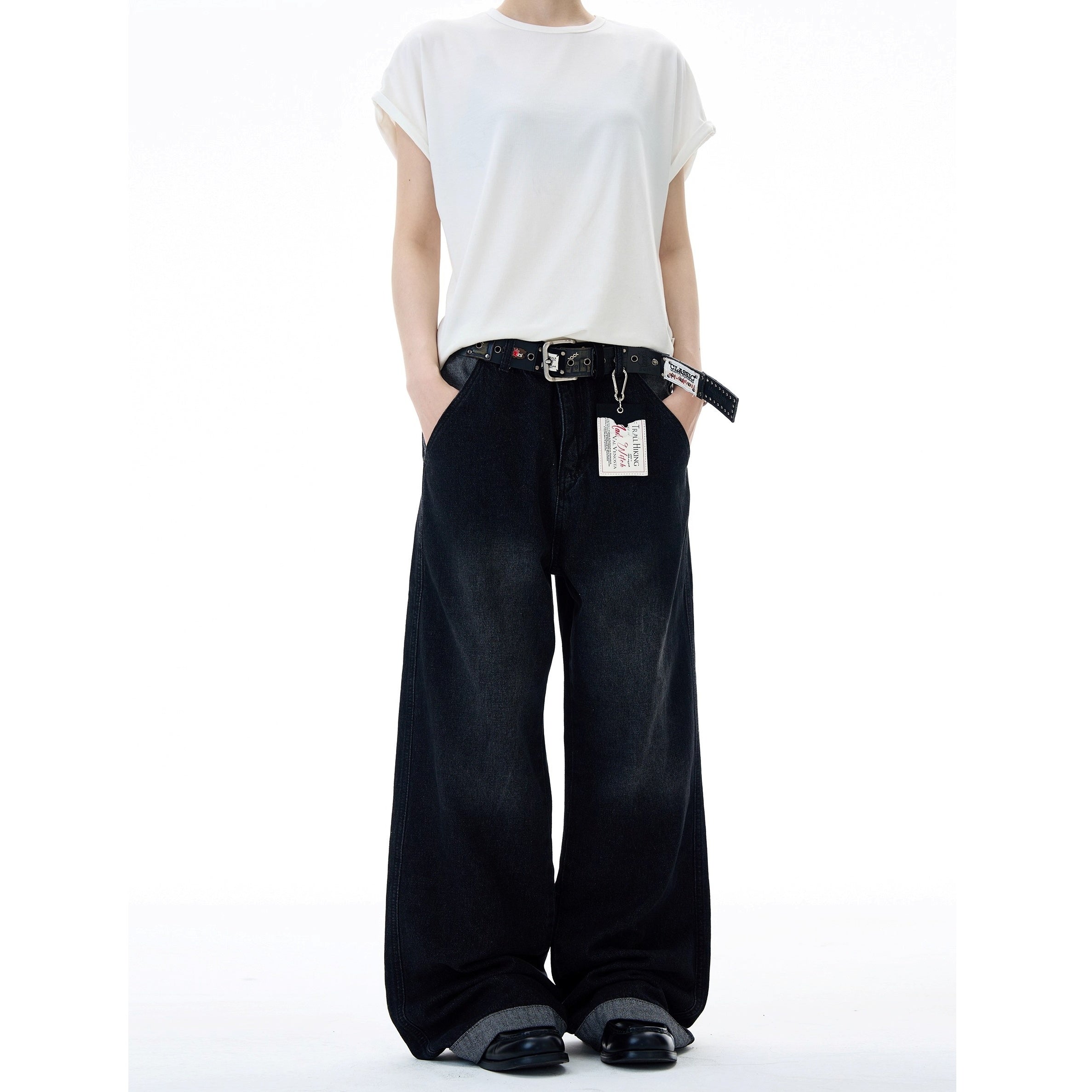 Contrasting Paneled Washed Loose Straight Jeans MD7001