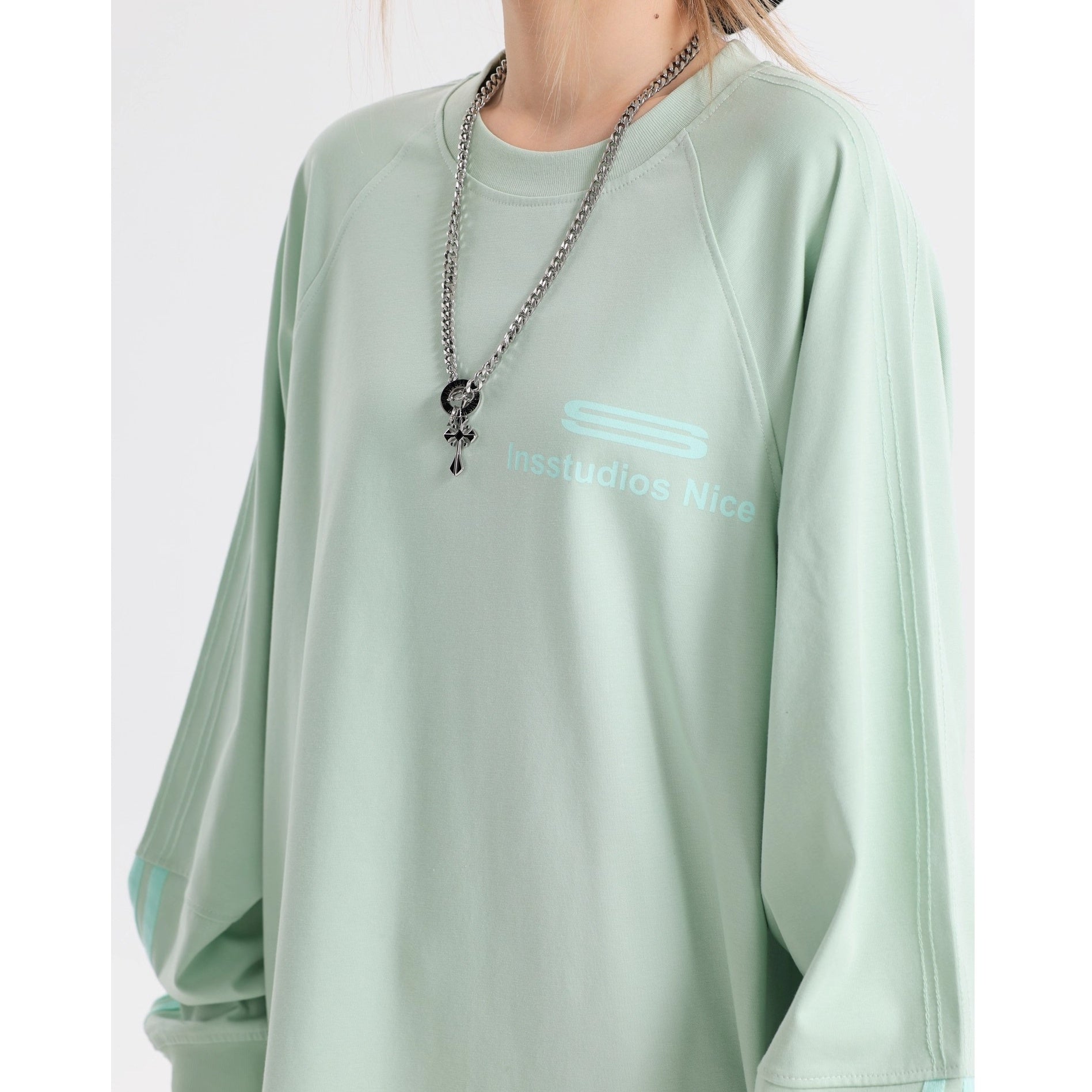 Dotted Line Three Bars LOGO Raglan Long Sleeve T-Shirt IN7071