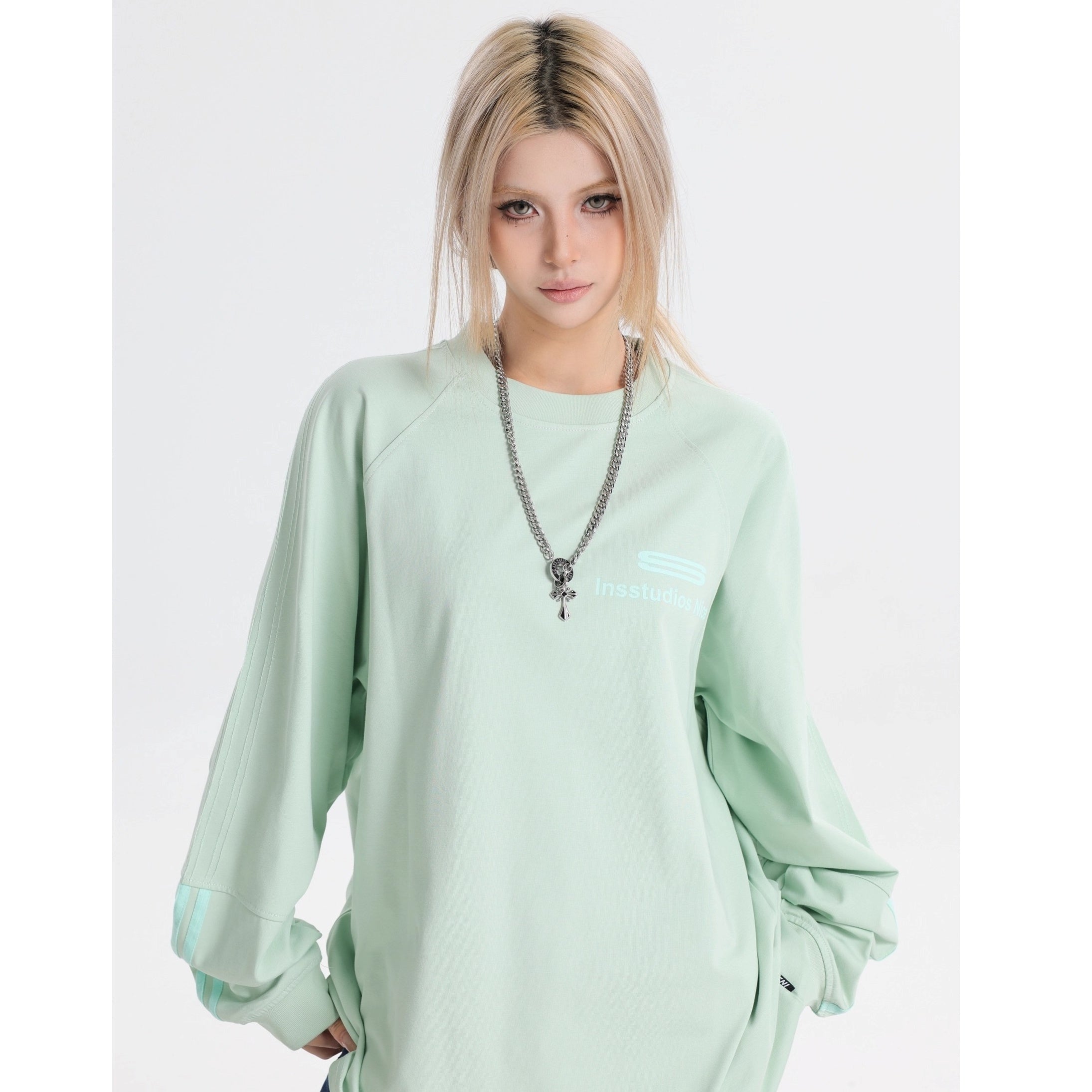 Dotted Line Three Bars LOGO Raglan Long Sleeve T-Shirt IN7071