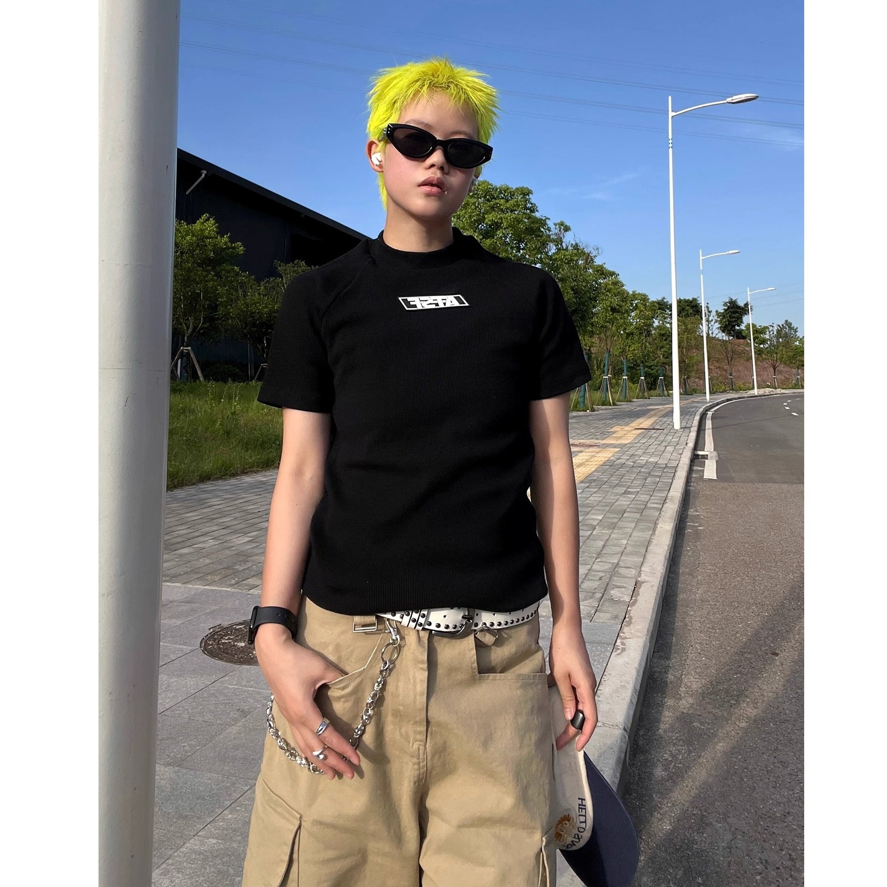 Bottle-neck Letter Slim T-shirt EAT178