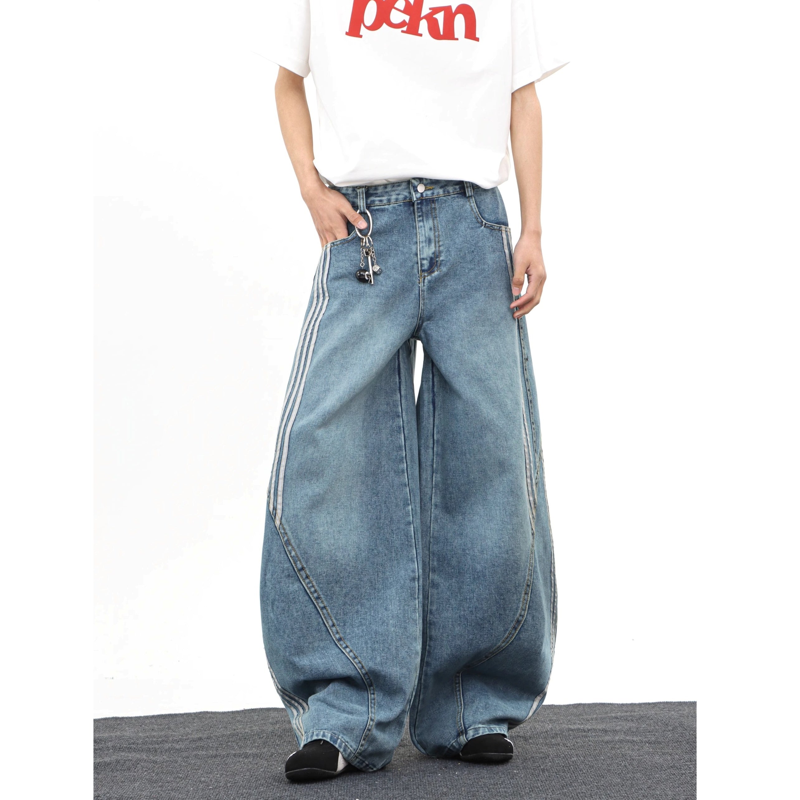 Side Striped Wide Curve Jeans EAT150