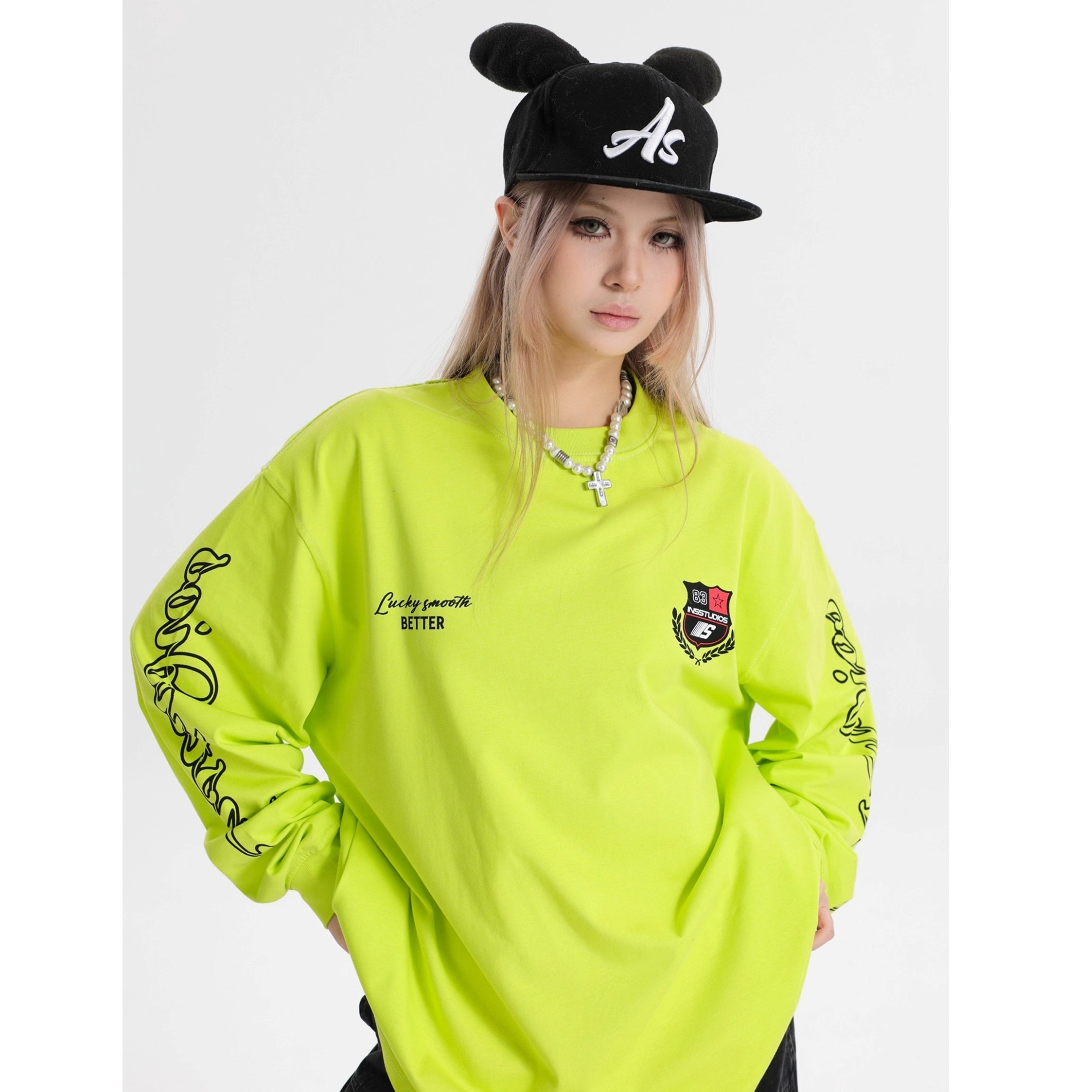 Retro Badge Print LOGO Long Sleeve T-Shirt IN7072