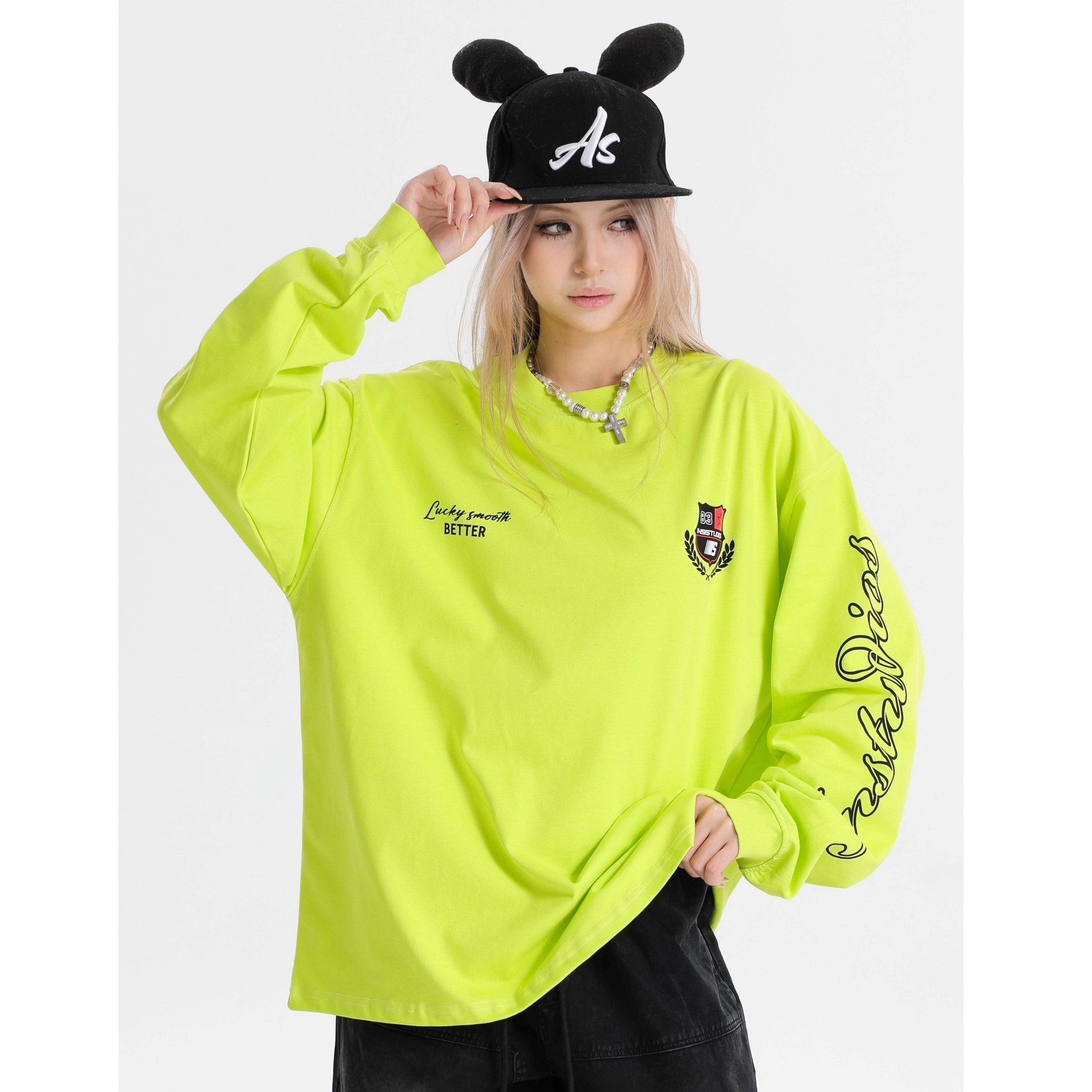 Retro Badge Print LOGO Long Sleeve T-Shirt IN7072