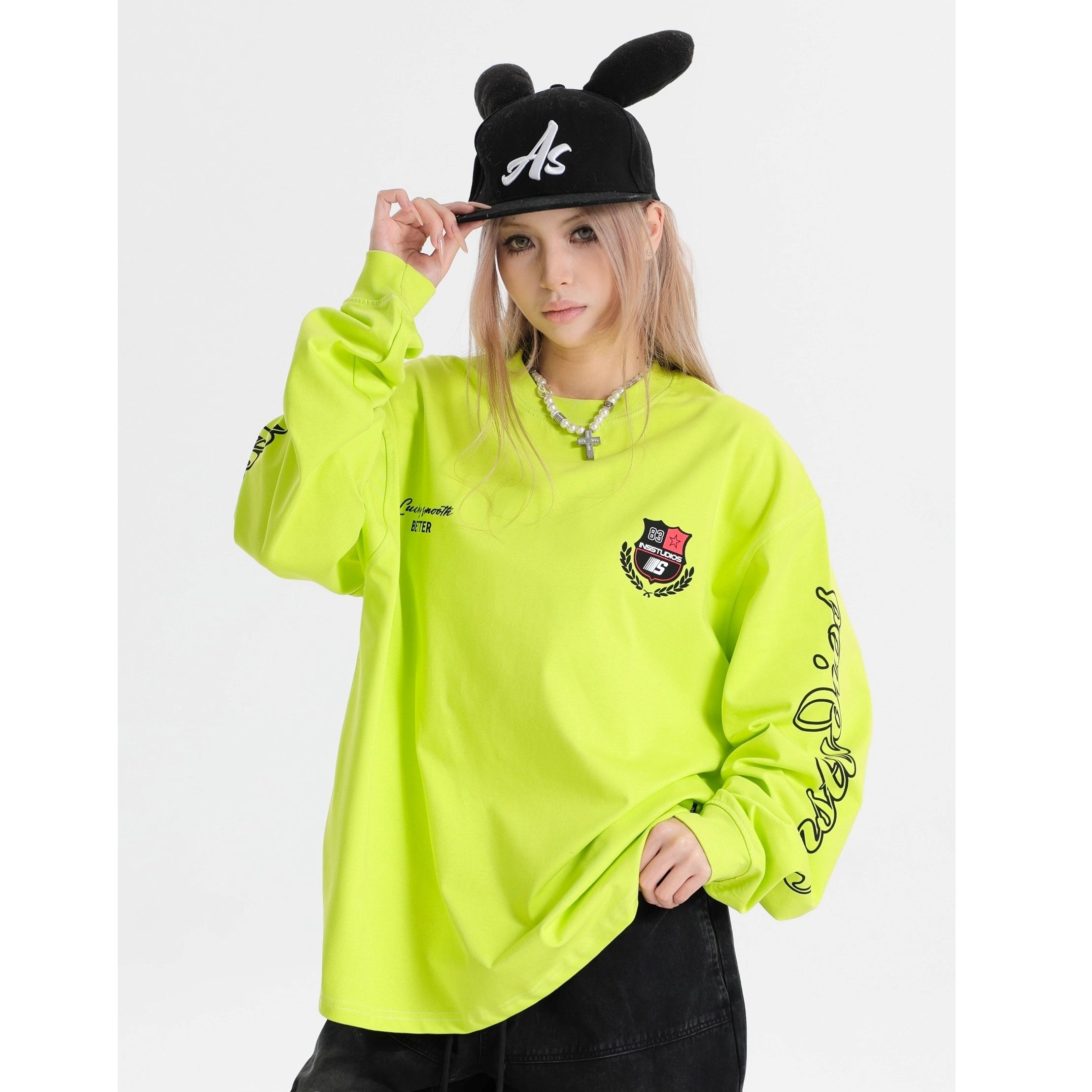 Retro Badge Print LOGO Long Sleeve T-Shirt IN7072