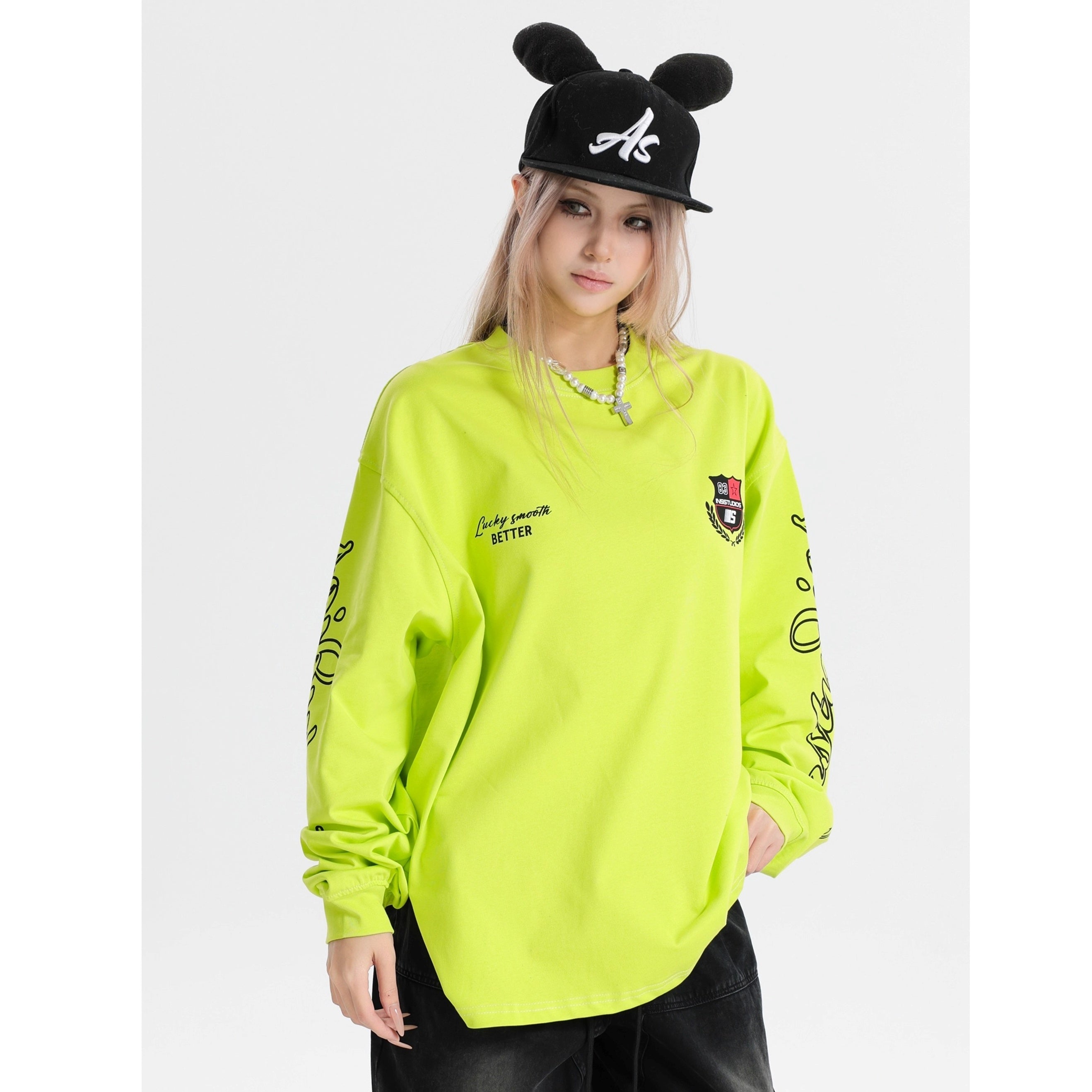 Retro Badge Print LOGO Long Sleeve T-Shirt IN7072