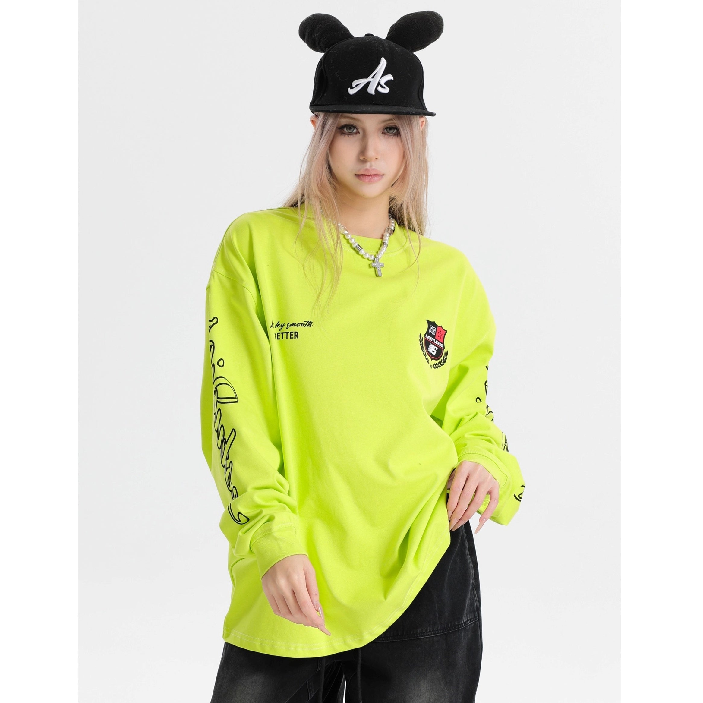 Retro Badge Print LOGO Long Sleeve T-Shirt IN7072