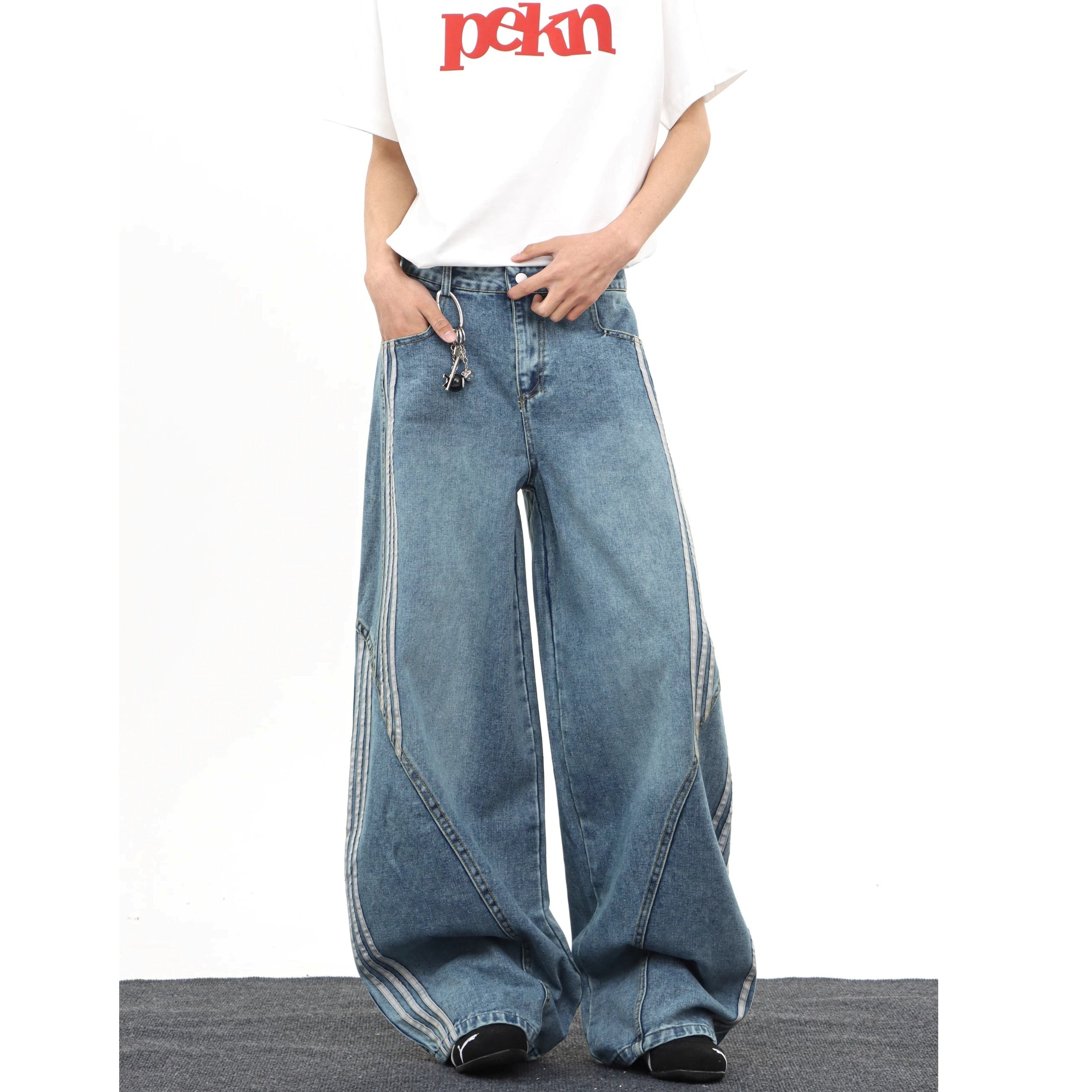 Side Striped Wide Curve Jeans EAT150