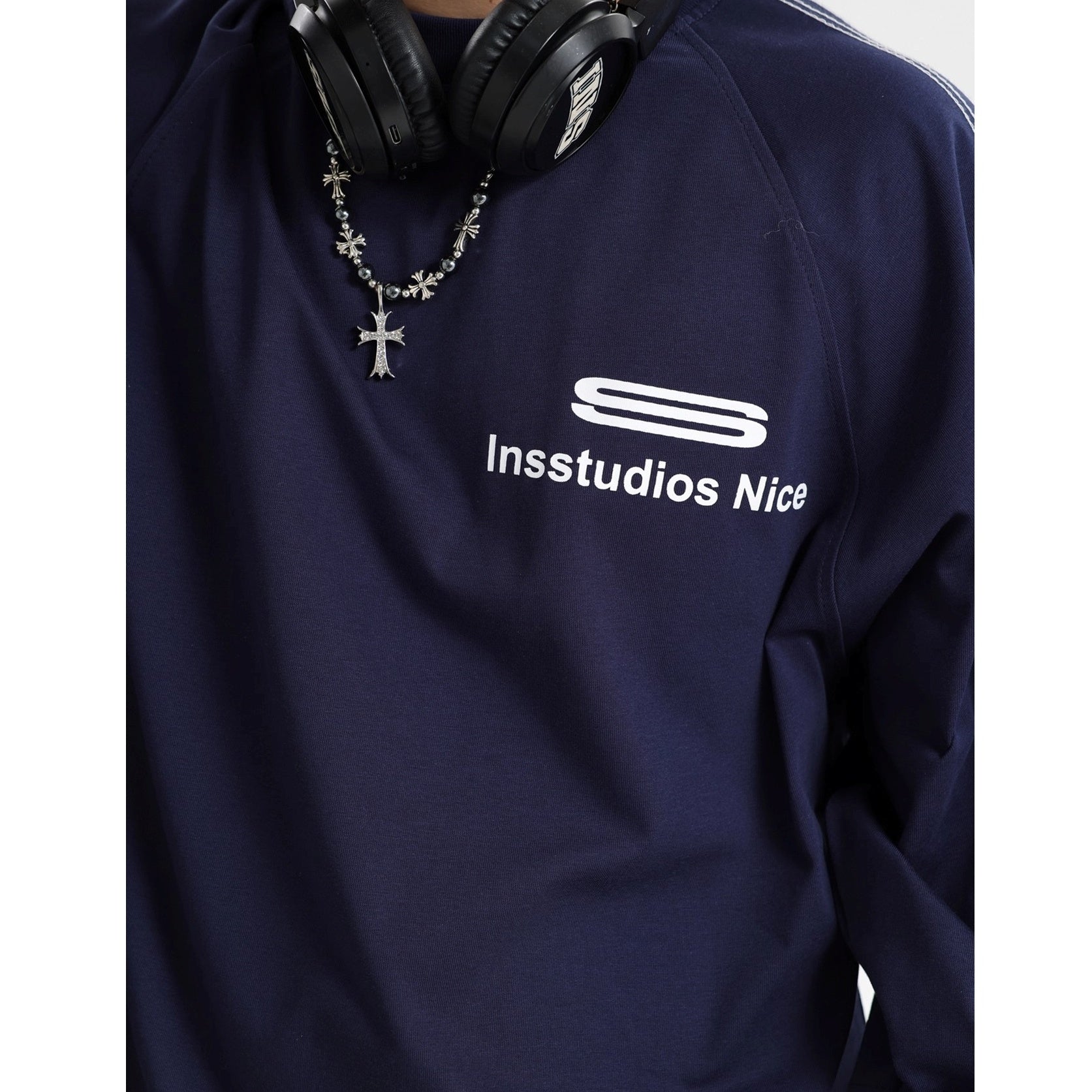 Dotted Line Three Bars LOGO Raglan Long Sleeve T-Shirt IN7071