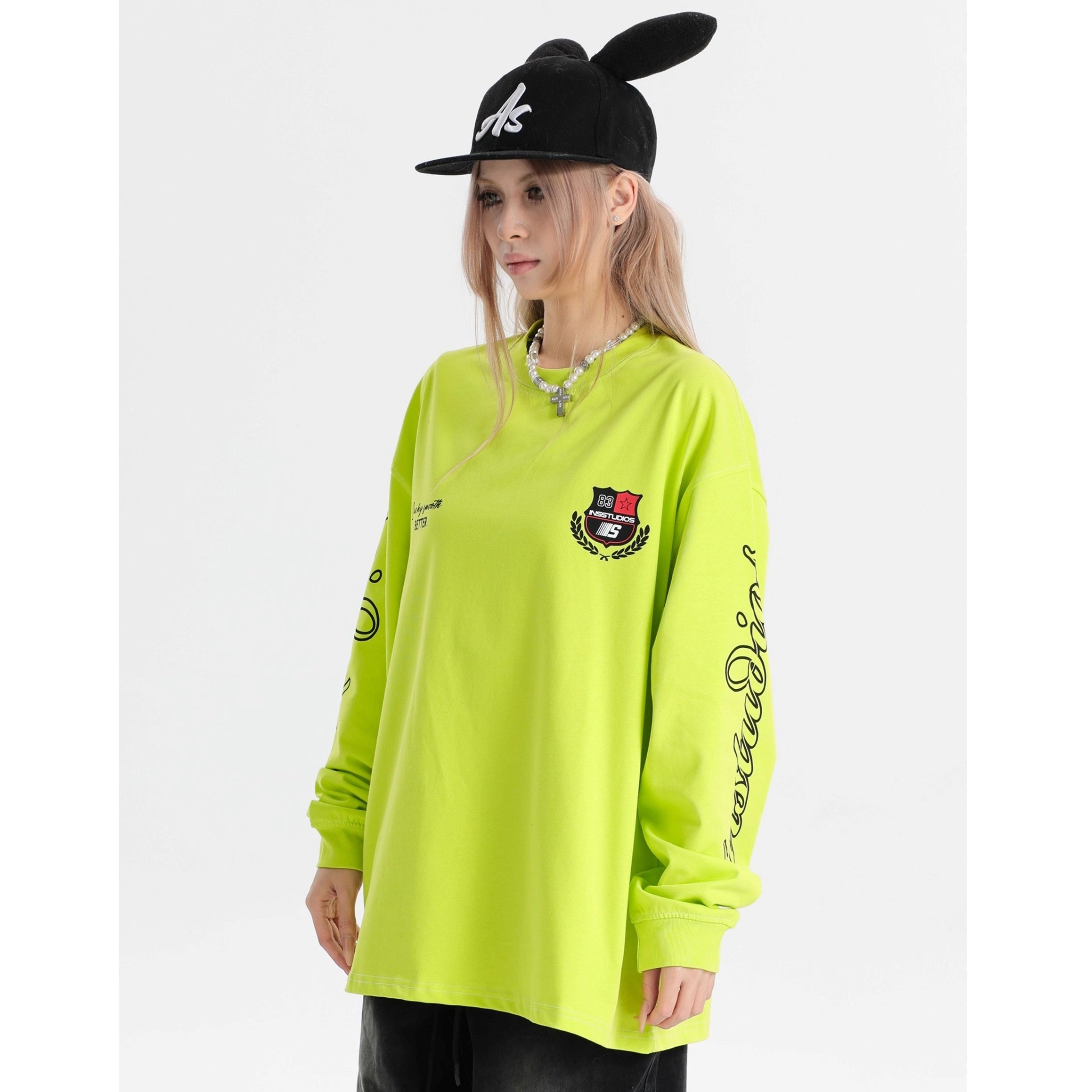 Retro Badge Print LOGO Long Sleeve T-Shirt IN7072