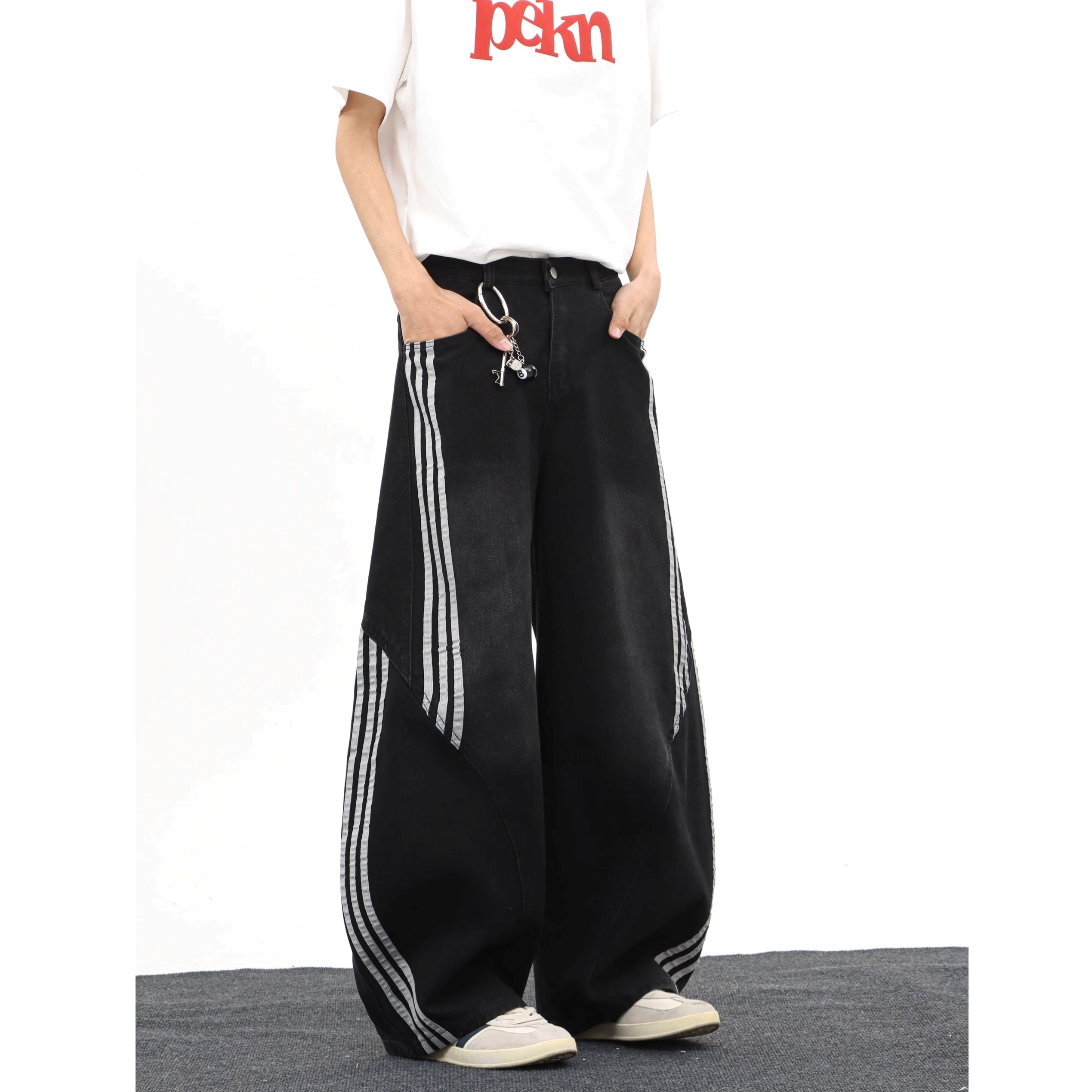 Side Striped Wide Curve Jeans EAT150