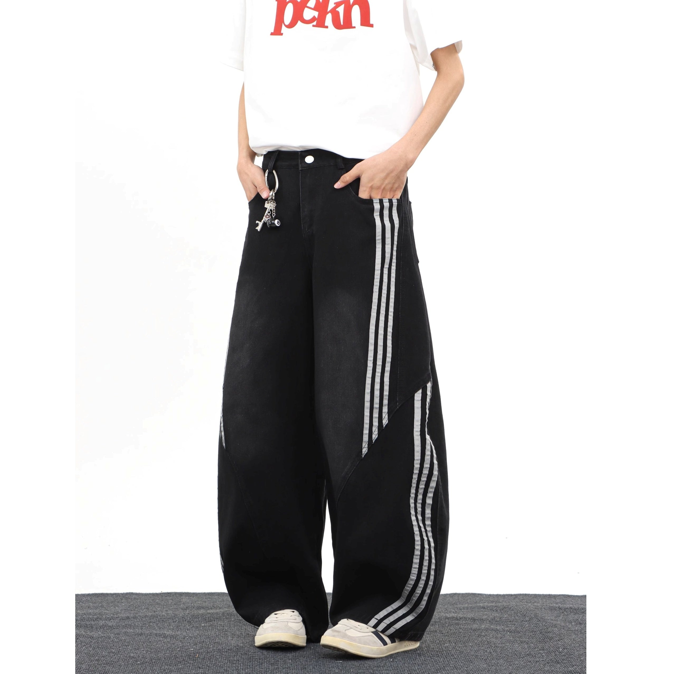 Side Striped Wide Curve Jeans EAT150