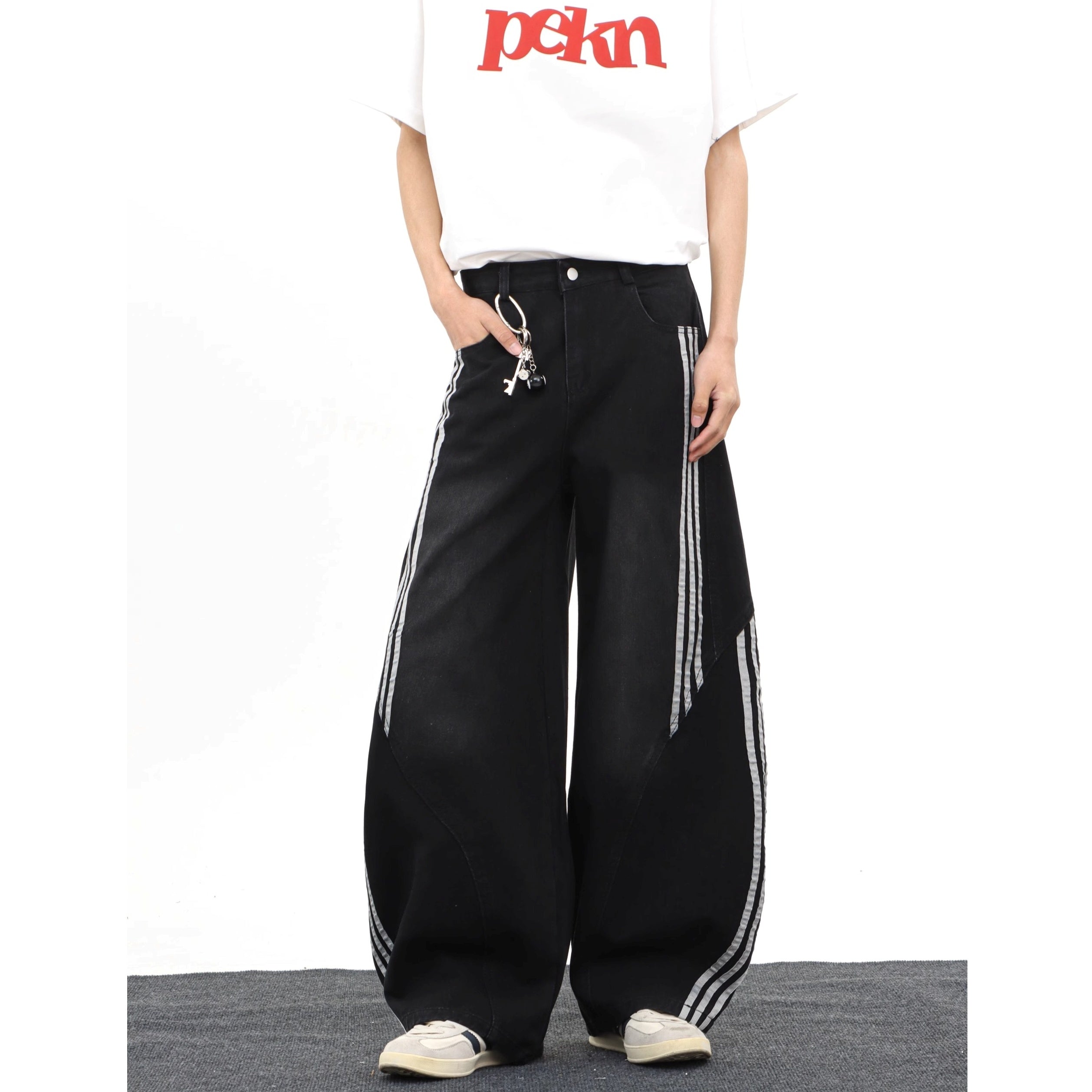 Side Striped Wide Curve Jeans EAT150